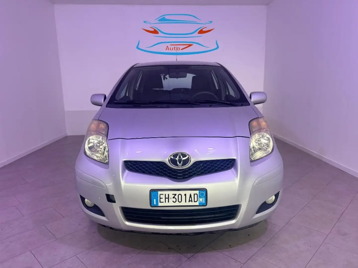 Toyota Yaris 1.3 5 porte M-MT Sol Gris - 1