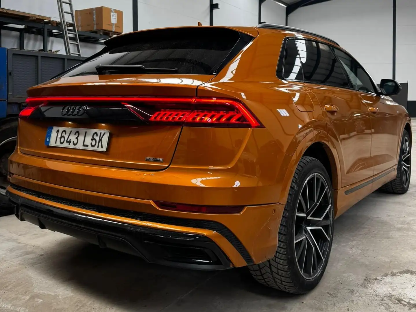 Audi Q8 Q8 60 TFSIe Black line plus quattro Black line plu Naranja - 2