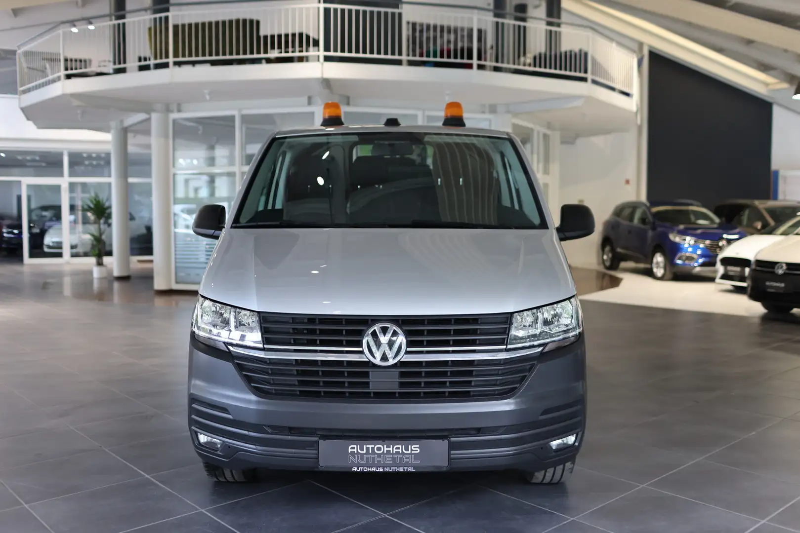 Volkswagen T6 Transporter 2,0 TDI LANG STANDHEIZUNG AHK Argent - 2