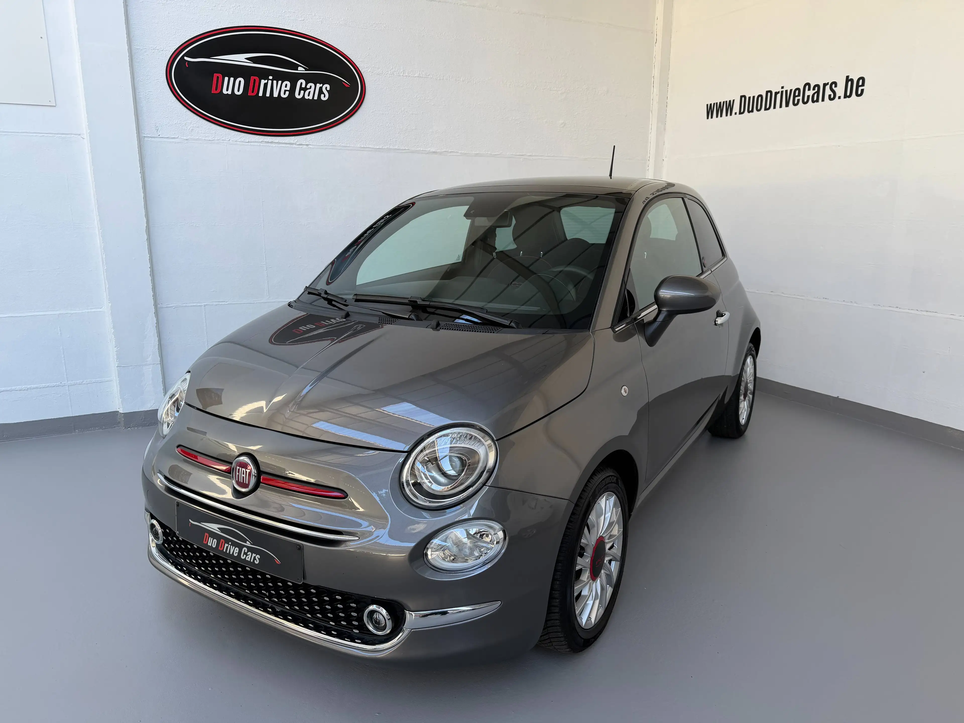 Fiat 500 1.0i MHEV Red - Toit ouvrant - Carplay - Cruise Control - Capteurs de recul - Climatisation - 1 an de garantie