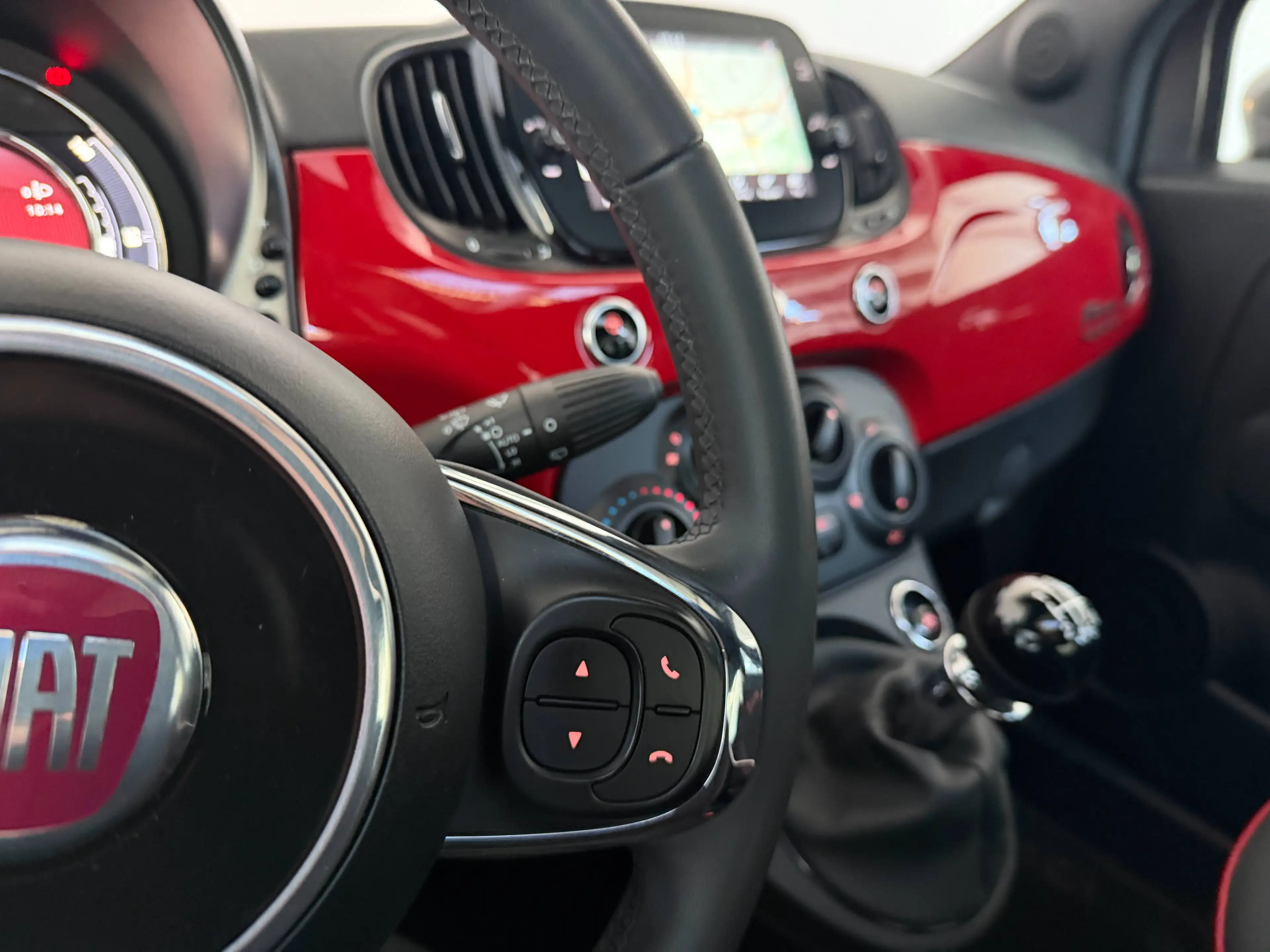 Fiat 500 1.0i MHEV Red - Toit ouvrant - Carplay - Cruise Control - Capteurs de recul - Climatisation - 1 an de garantie — photo 14