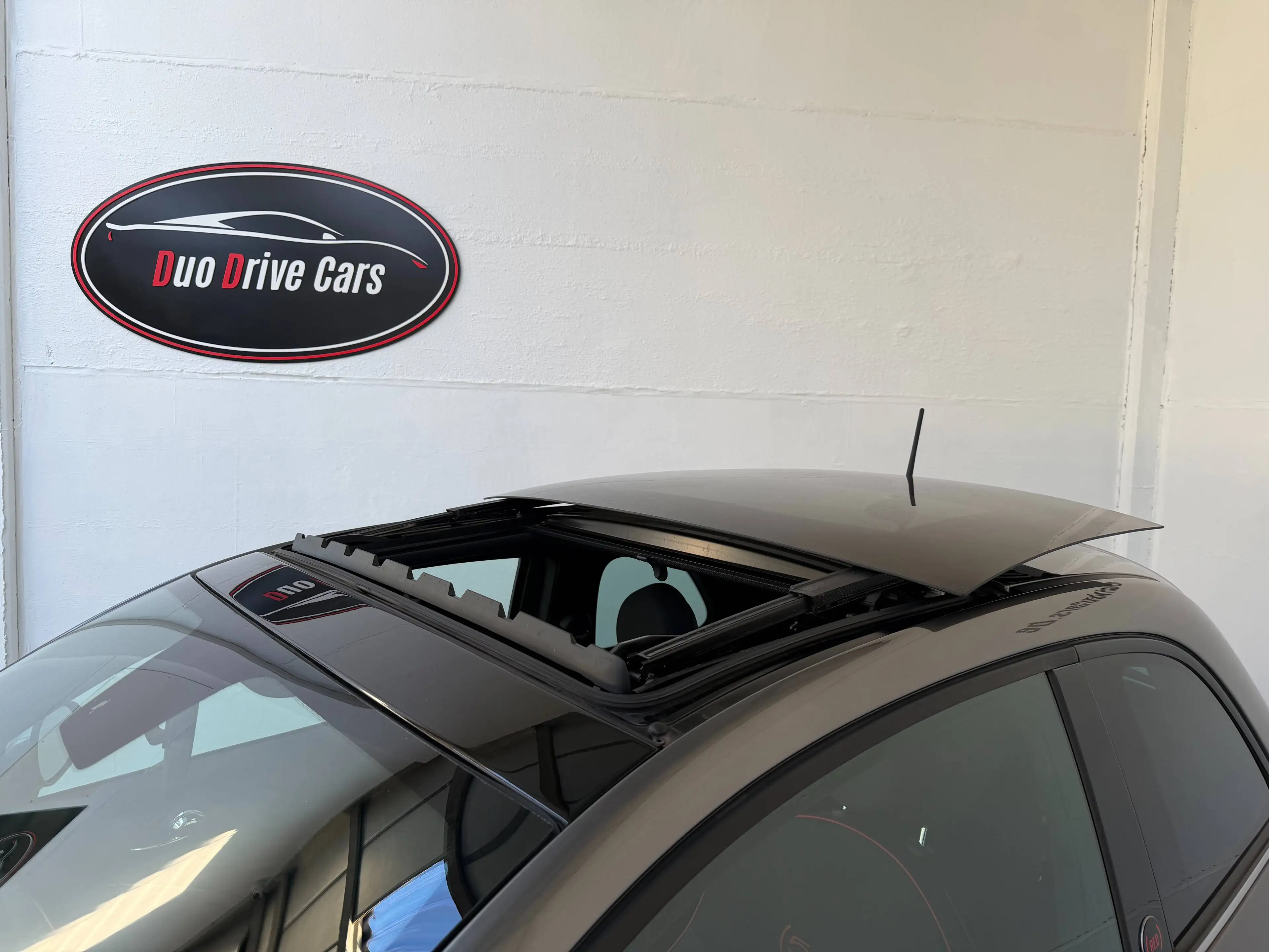 Fiat 500 1.0i MHEV Red - Toit ouvrant - Carplay - Cruise Control - Capteurs de recul - Climatisation - 1 an de garantie — photo 8