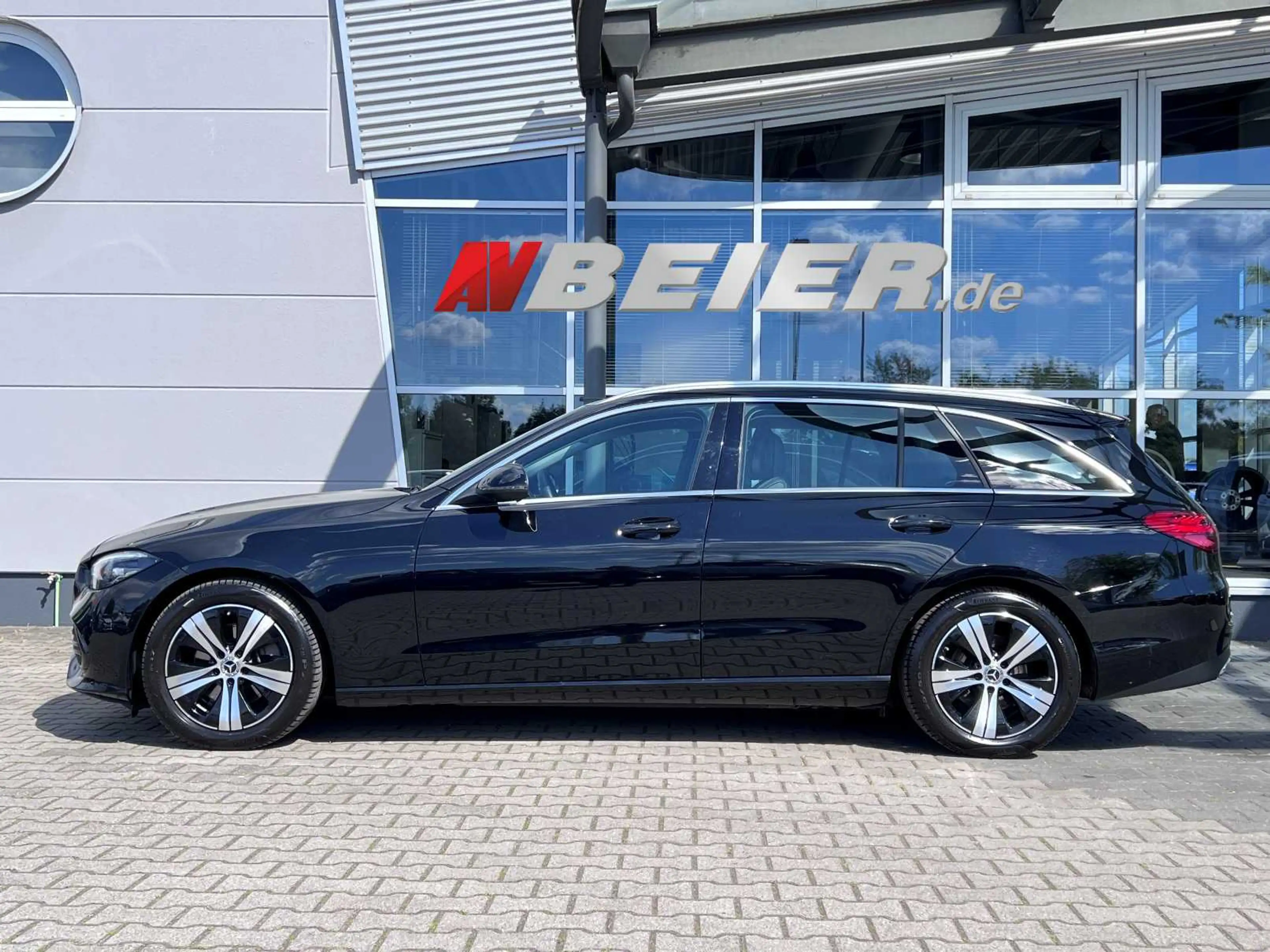 Mercedes-Benz C 200 Td LED Kamera 2xPDC Navi Lenkrad beheizt Avantga — photo 24