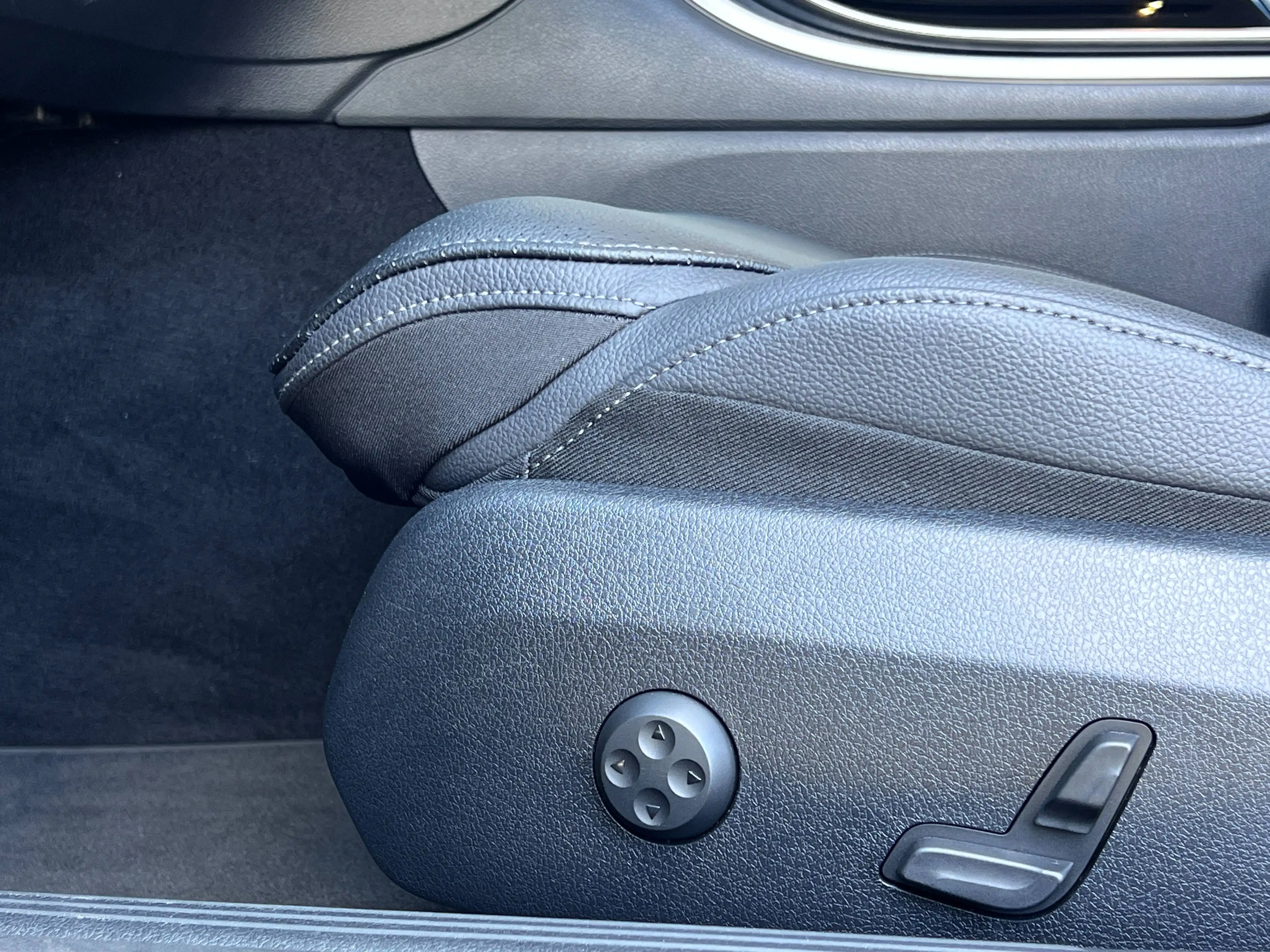 Mercedes-Benz C 200 Td LED Kamera 2xPDC Navi Lenkrad beheizt Avantga — photo 13