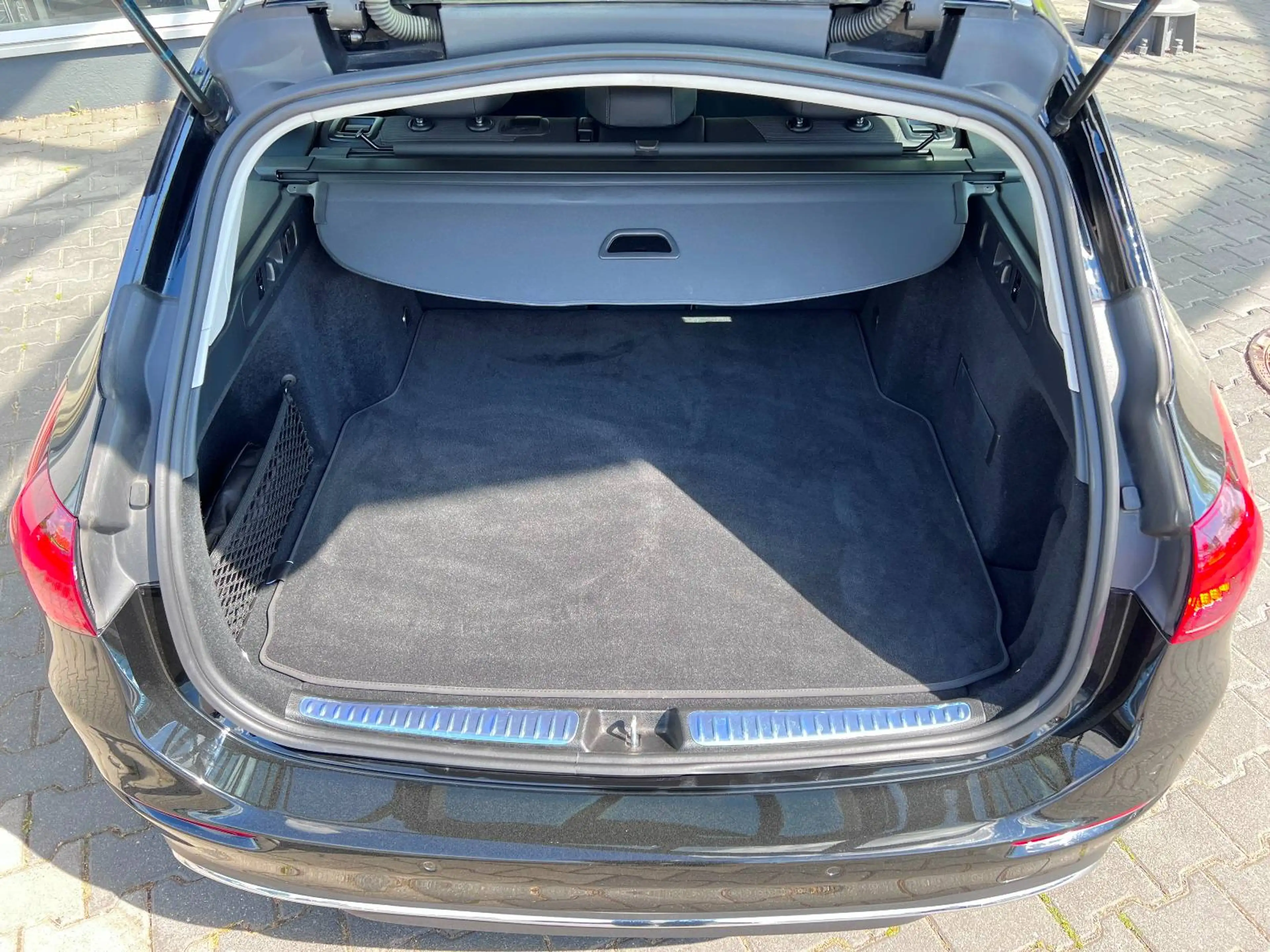 Mercedes-Benz C 200 Td LED Kamera 2xPDC Navi Lenkrad beheizt Avantga — photo 23