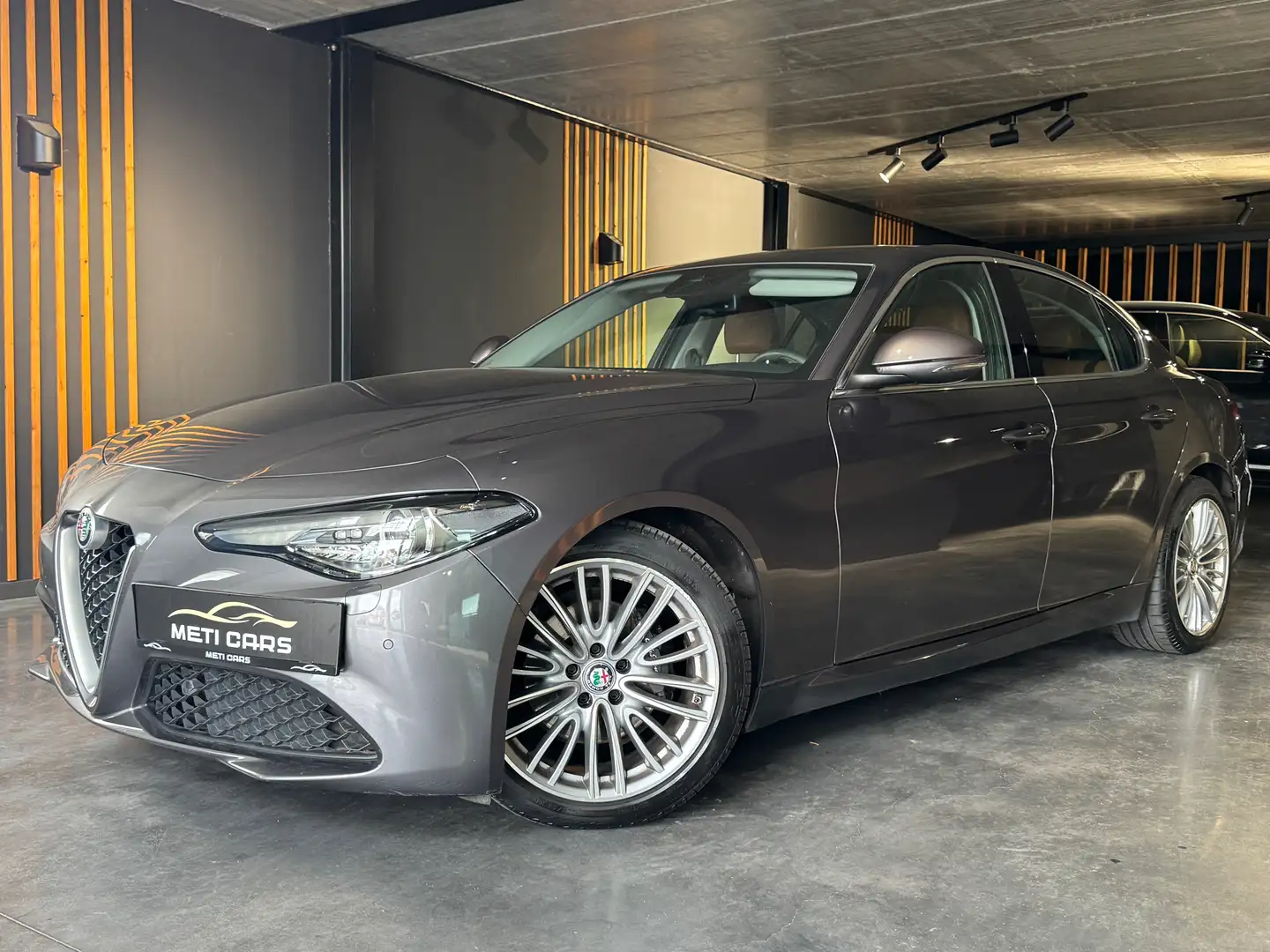 Alfa Romeo Giulia VERKOCHT Grijs - 1