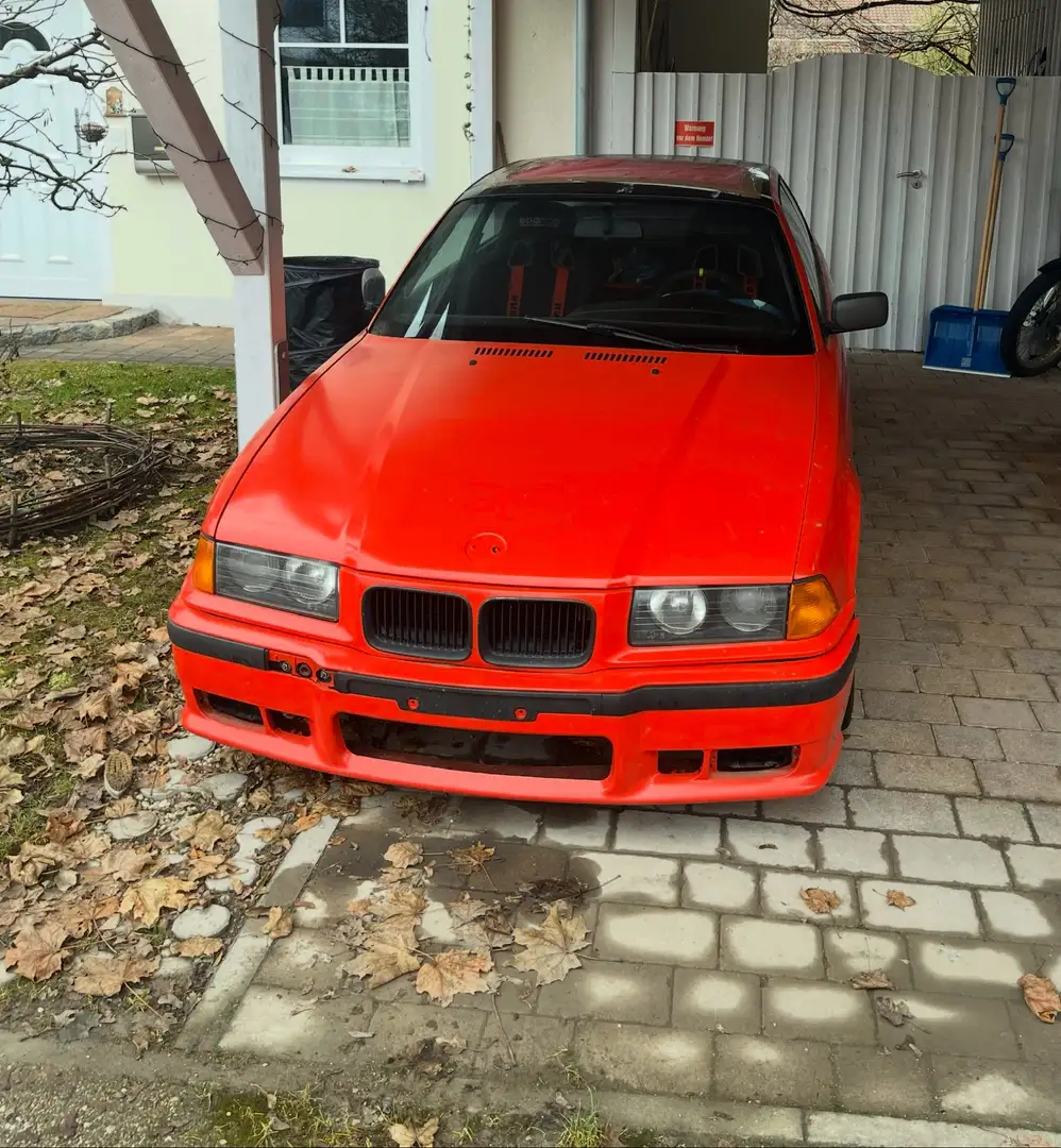 BMW 325 e36 - 1