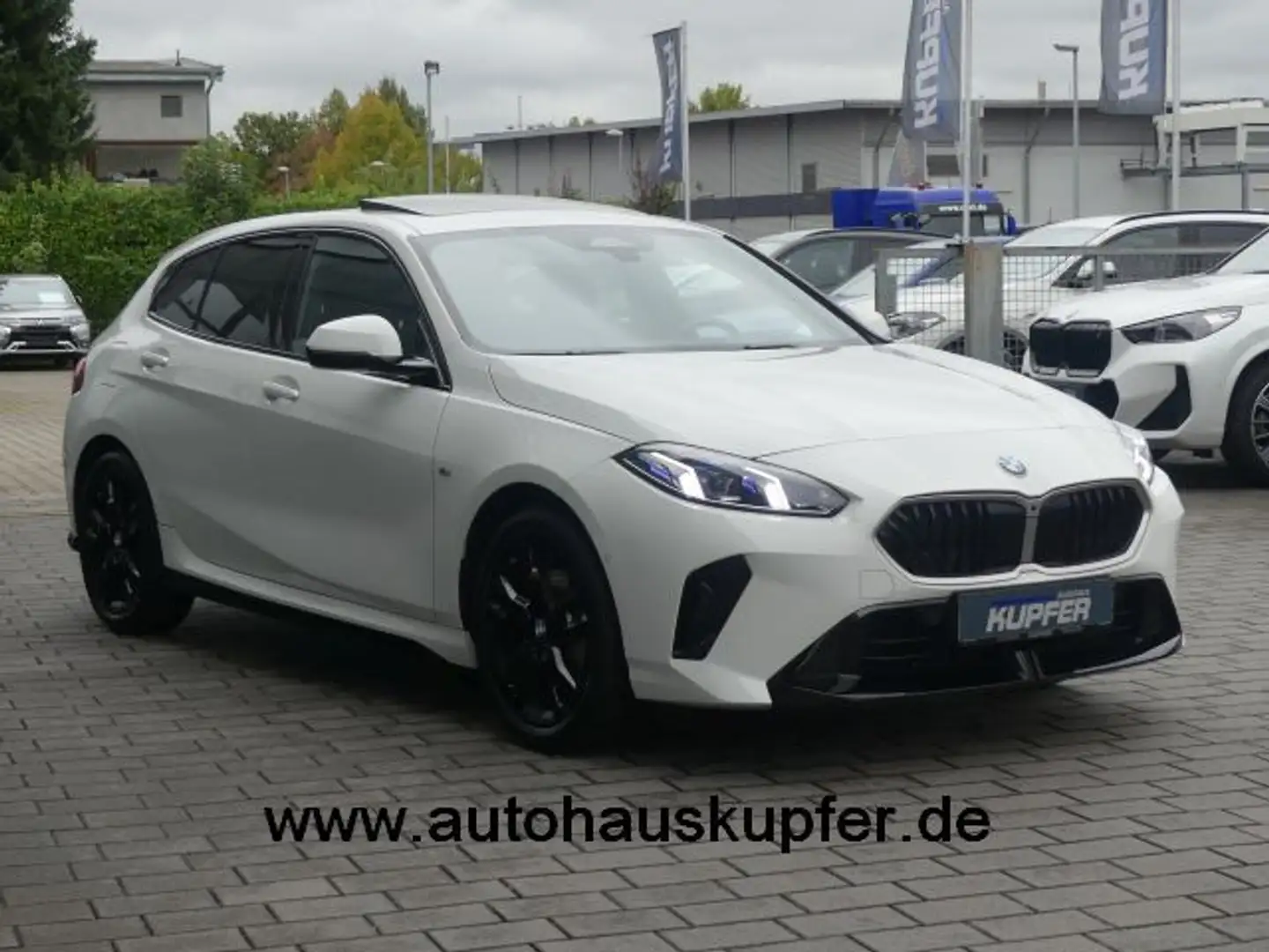 BMW 120 d M Sportp. ACC Pl.*Pano*Headup+HarmKard°AHK Weiß - 2