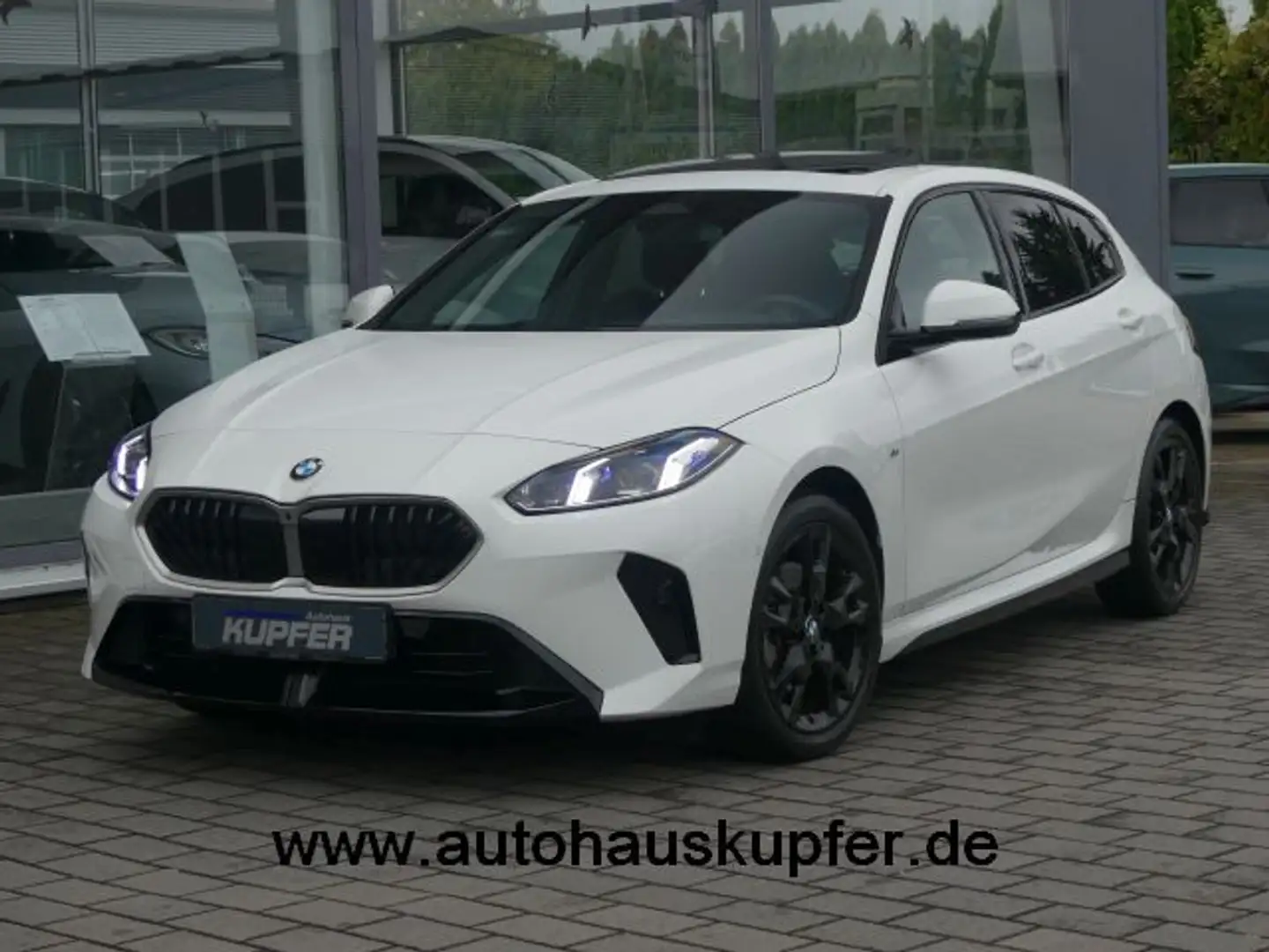 BMW 120 d M Sportp. ACC Pl.*Pano*Headup+HarmKard°AHK Weiß - 1