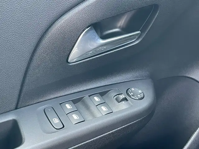 Opel Corsa view 14