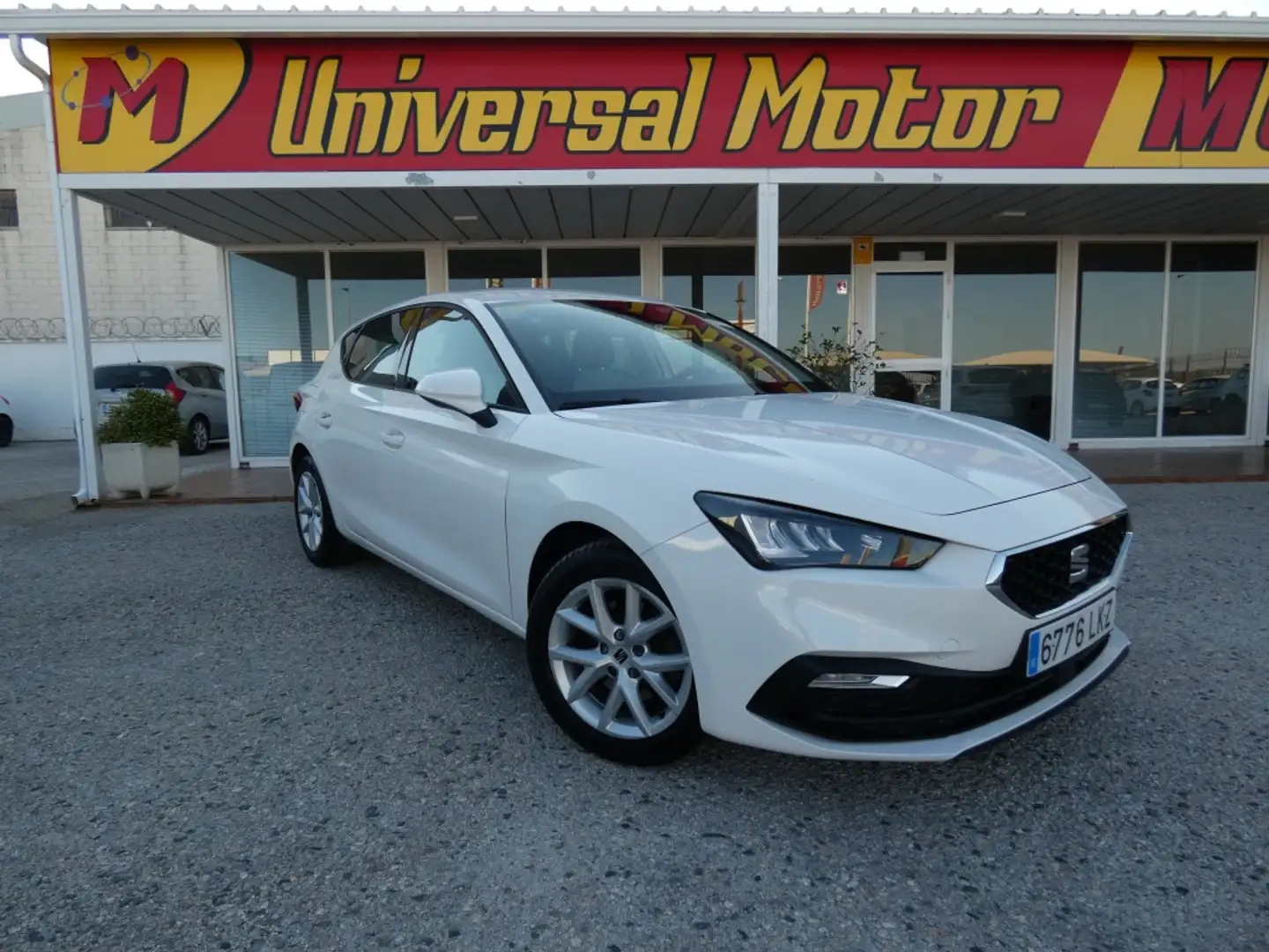 SEAT Leon 2.0TDI S&S Style Launch Pack con Navegador 115 Blanc - 1