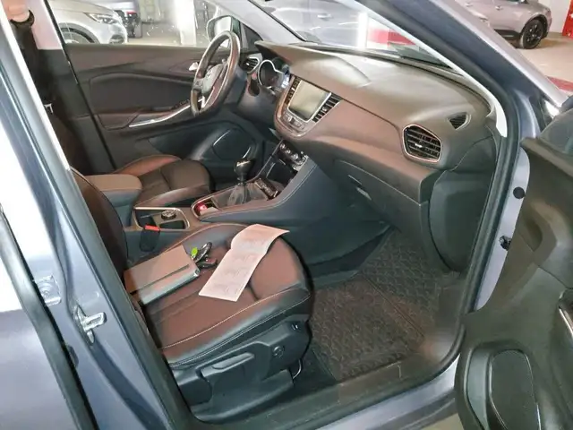 Opel Grandland X view 3