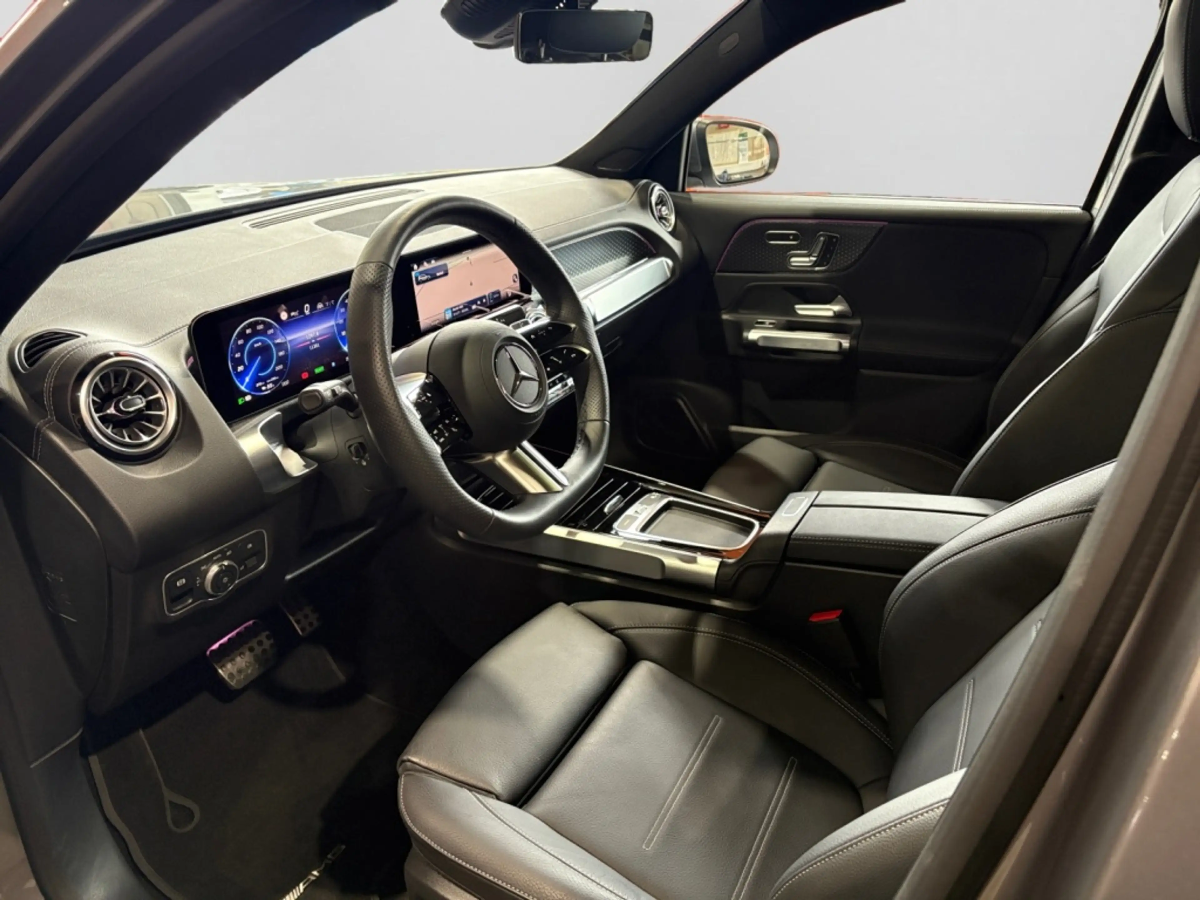 Mercedes-Benz EQB 250 + AMG|AMBIENTE|MBUX|SHZ|DISTR|KAM|LED|SHZ — photo 11