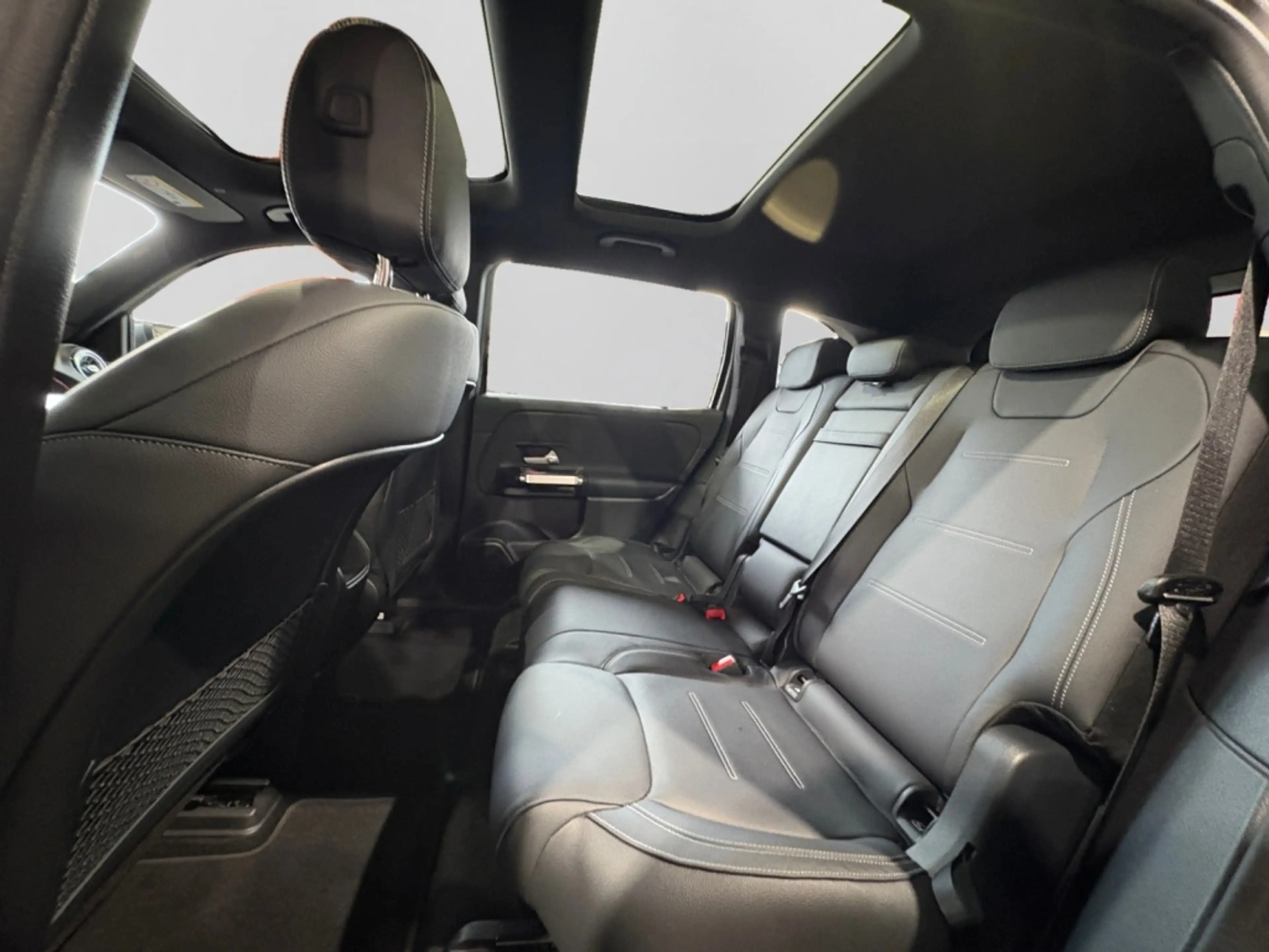 Mercedes-Benz EQB 250 + AMG|AMBIENTE|MBUX|SHZ|DISTR|KAM|LED|SHZ — photo 15
