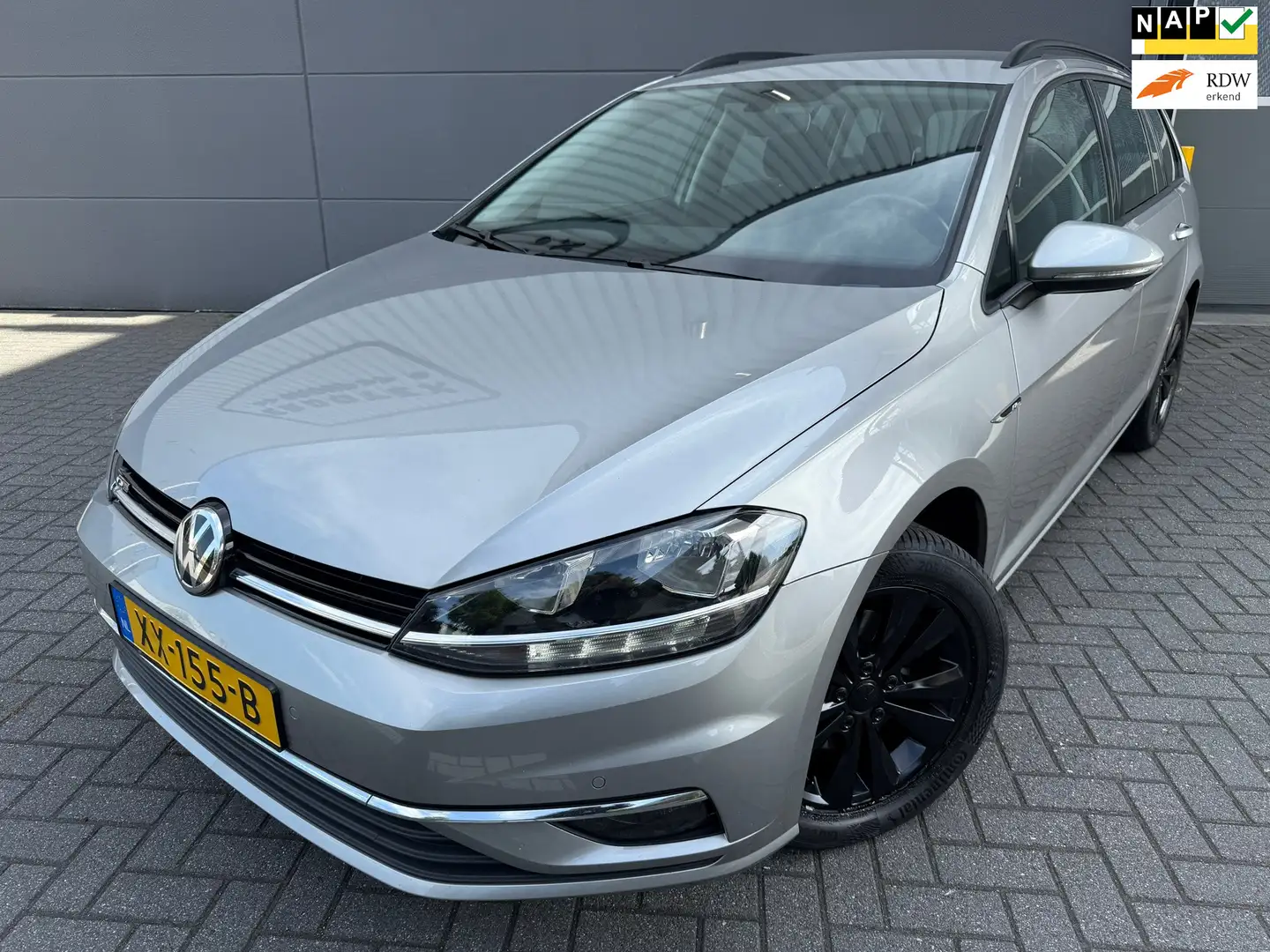 Volkswagen Golf Variant 1.0 TSI R-LINE Business*CRUISE*TERKHAAK*APK*NAP*NA Grijs - 1
