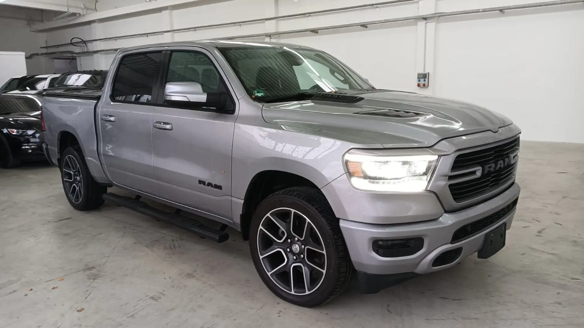 Dodge RAM Sport, 4x4 ,5.7 Hemi,CREW CAB,LPG Grau - 2