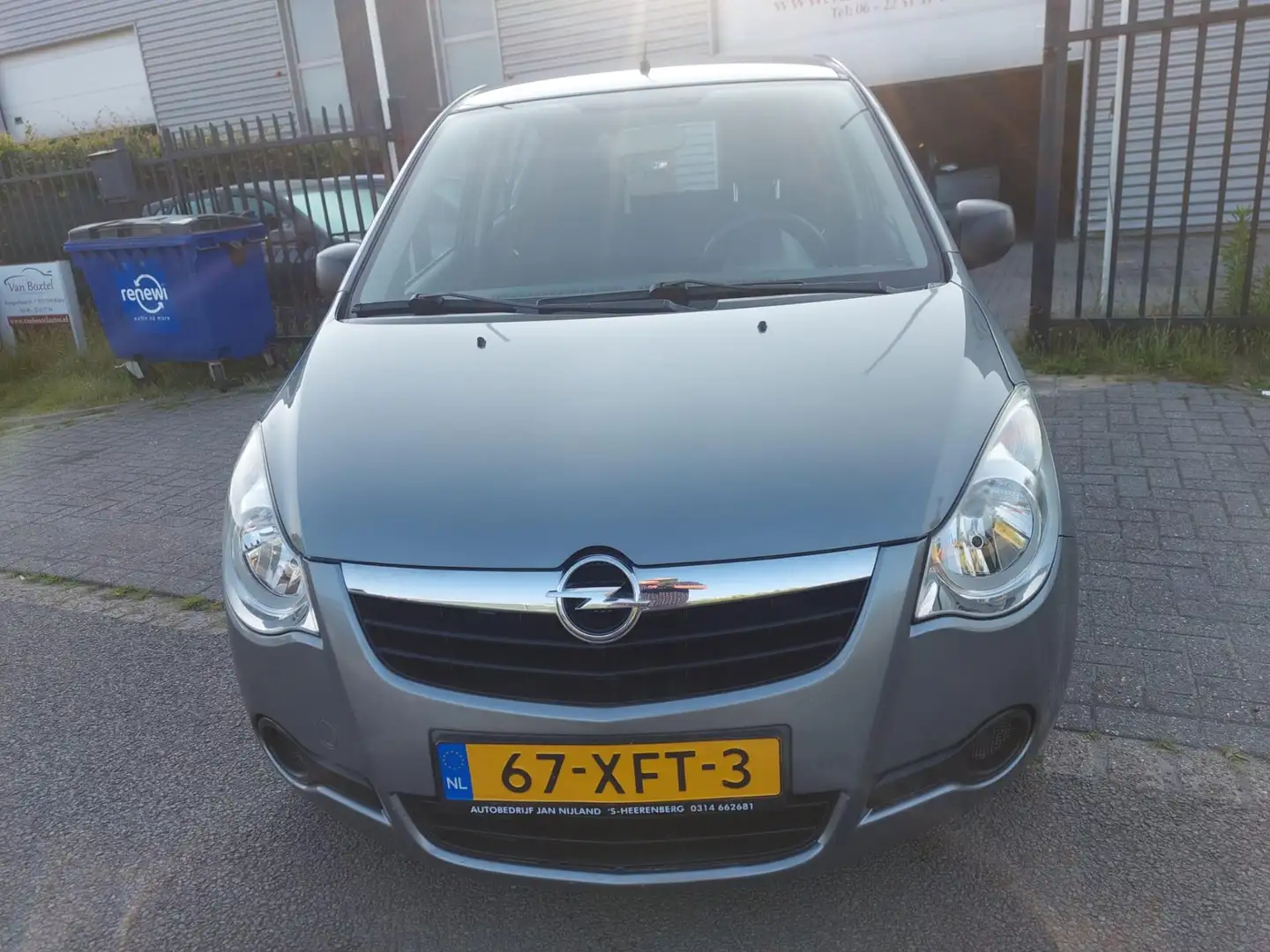 Opel Agila 1.0 Edition 5 deurs Gris - 2