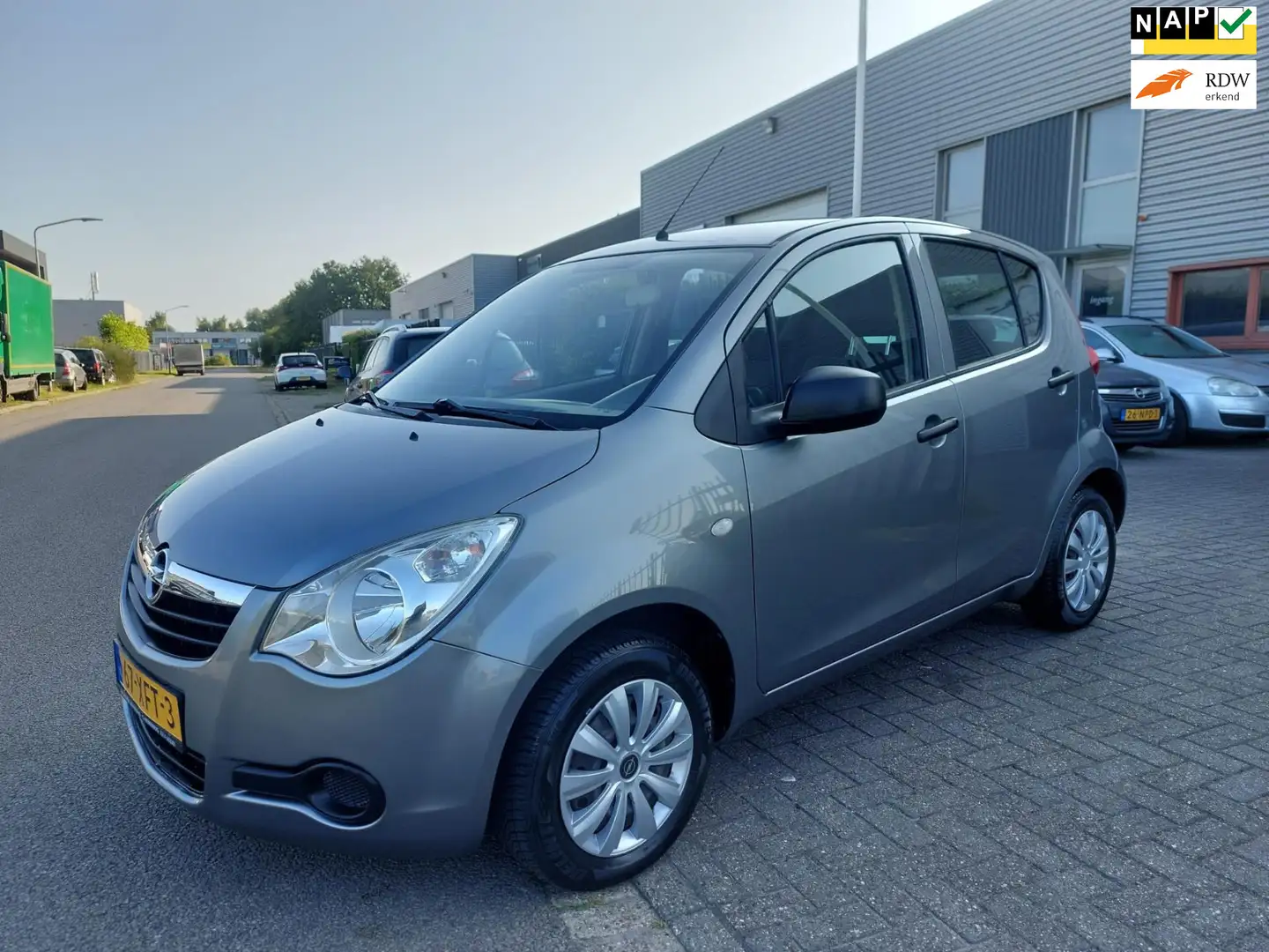 Opel Agila 1.0 Edition 5 deurs Gris - 1