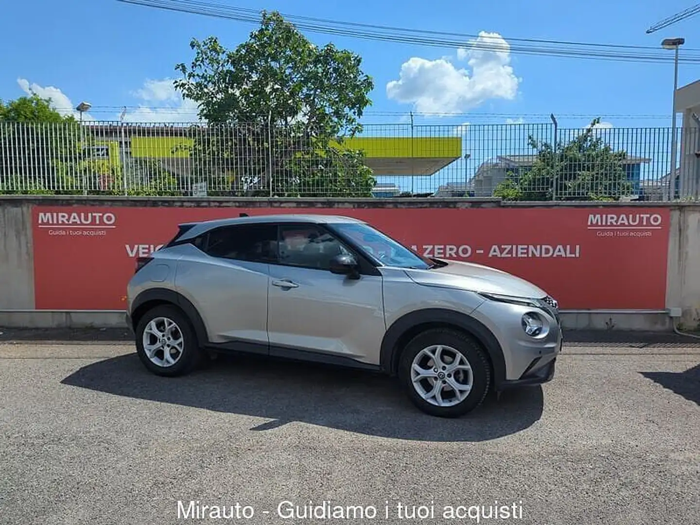 Nissan Juke 2ª serie Juke 1.0 DIG-T 114 CV N-Connecta Grigio - 1
