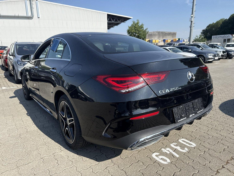 Mercedes-Benz CLA 250 Coupé 2x AMG Line Distr+ Widescr Multib. — photo 6