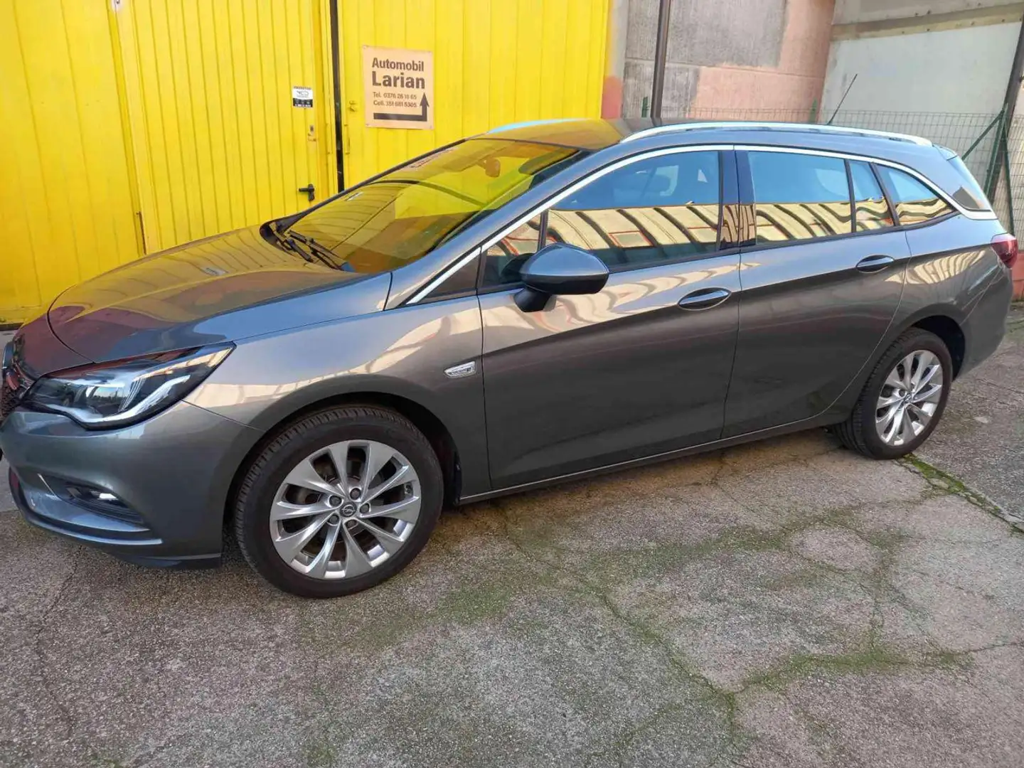 Opel Astra 1.4 Turbo 110CV EcoM Sports Tourer Dynamic Gris - 2