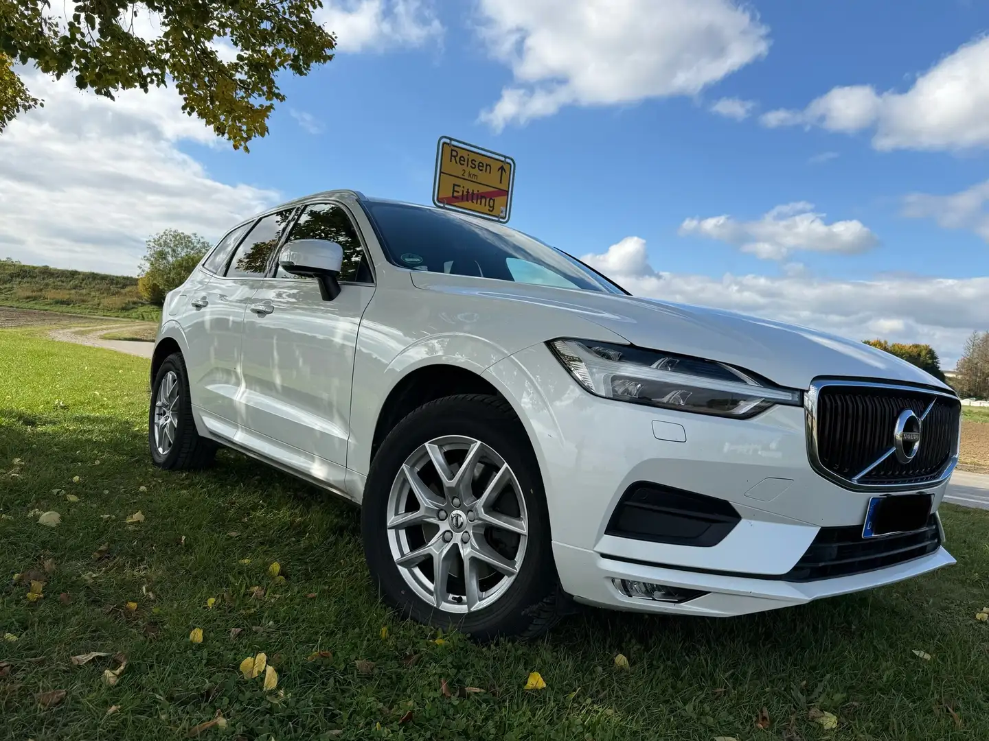 Volvo XC60 AWD Mommentum - 1