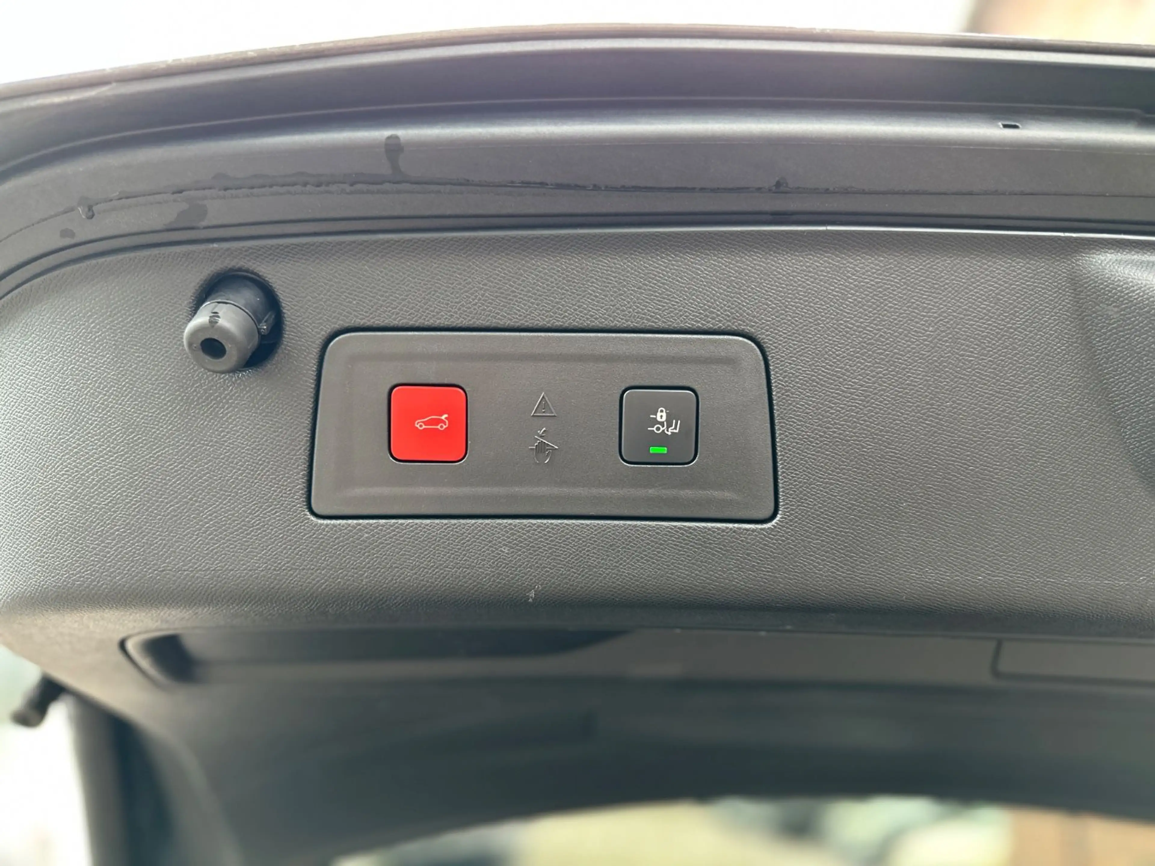 Peugeot 508 SW Hybrid 225 Active Pack — photo 14