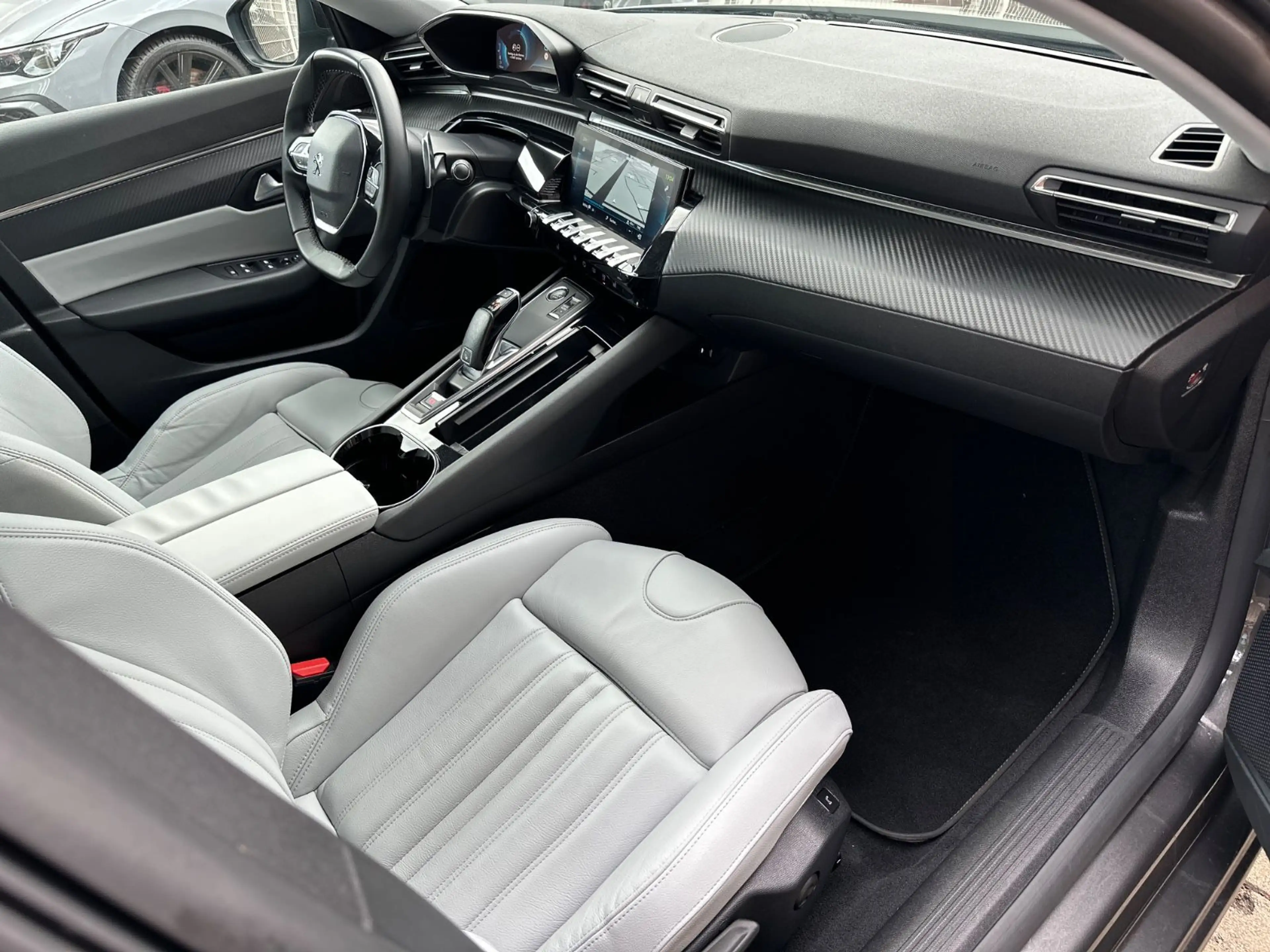 Peugeot 508 SW Hybrid 225 Active Pack — photo 15