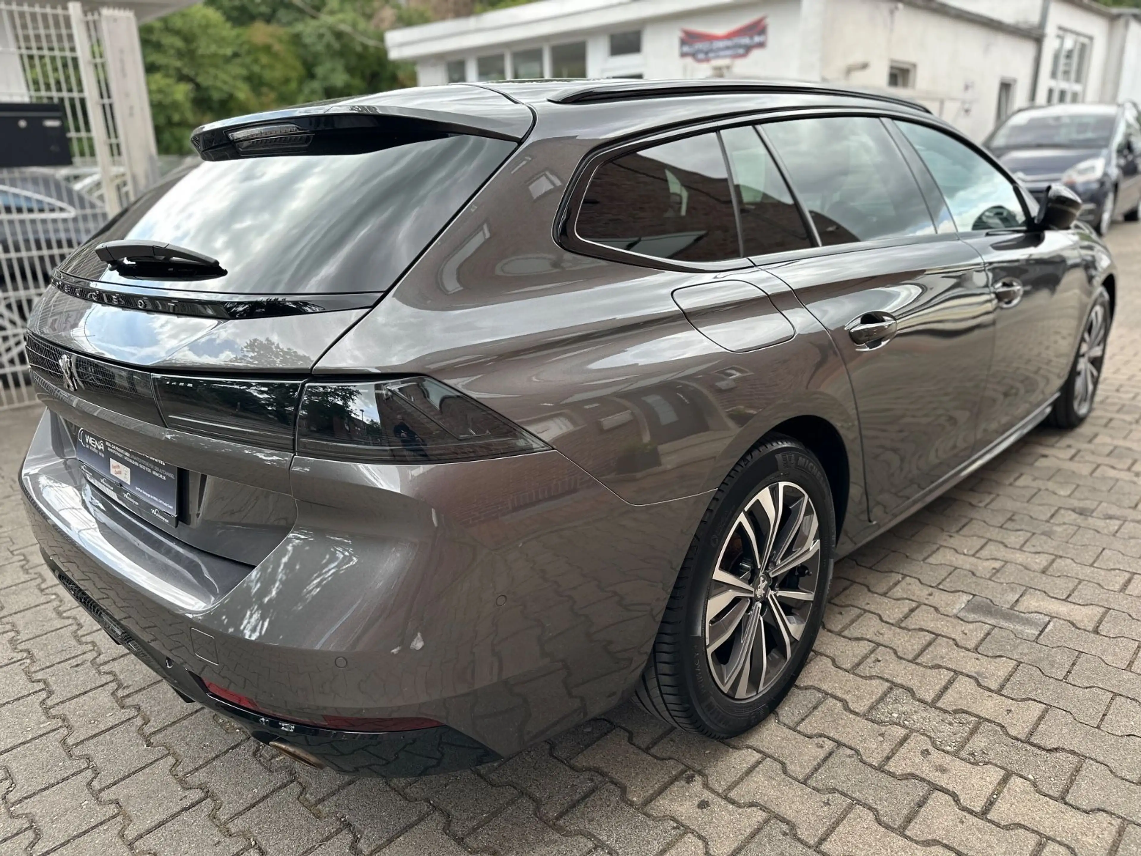 Peugeot 508 SW Hybrid 225 Active Pack — photo 2