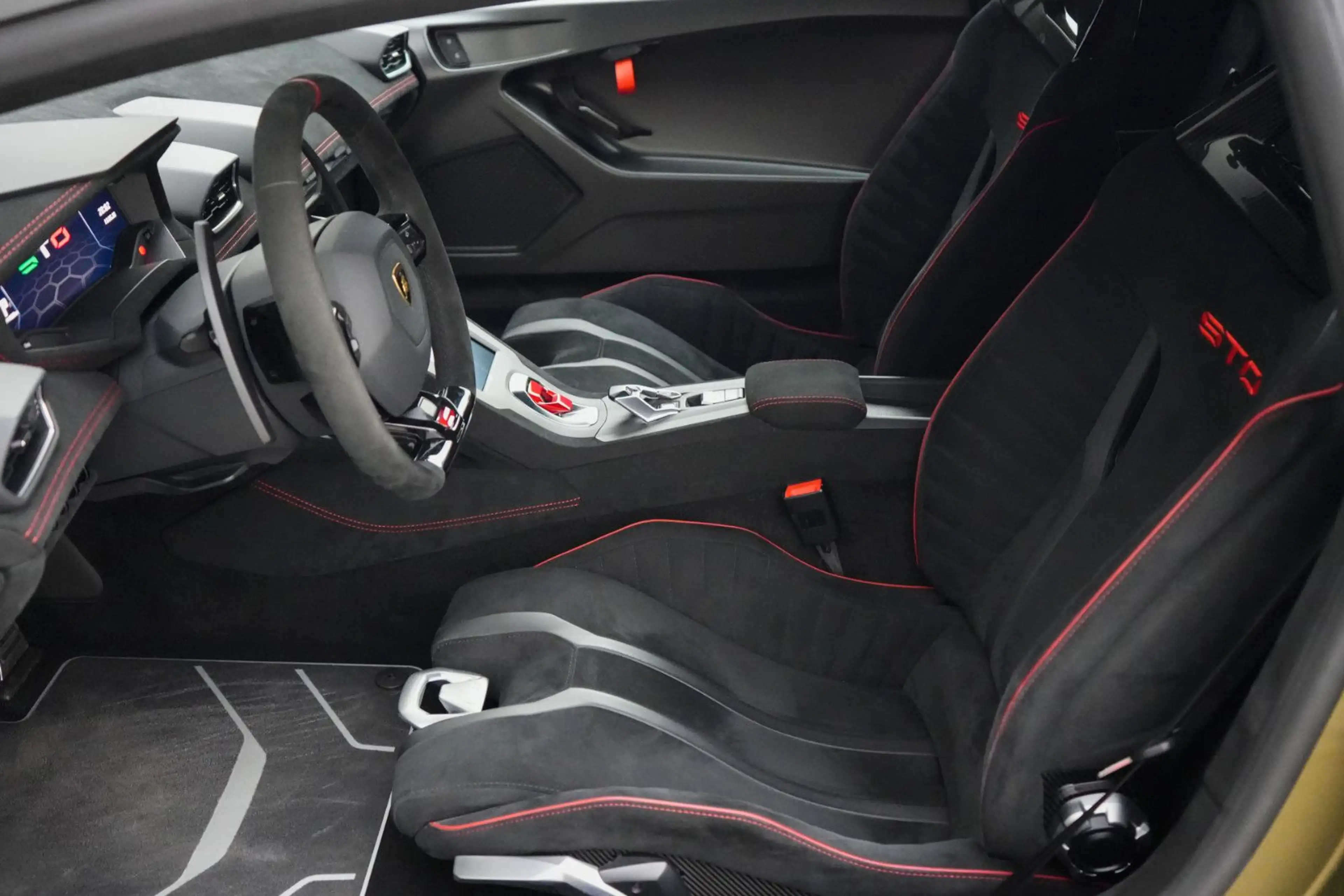 Lamborghini Huracán STO — photo 10