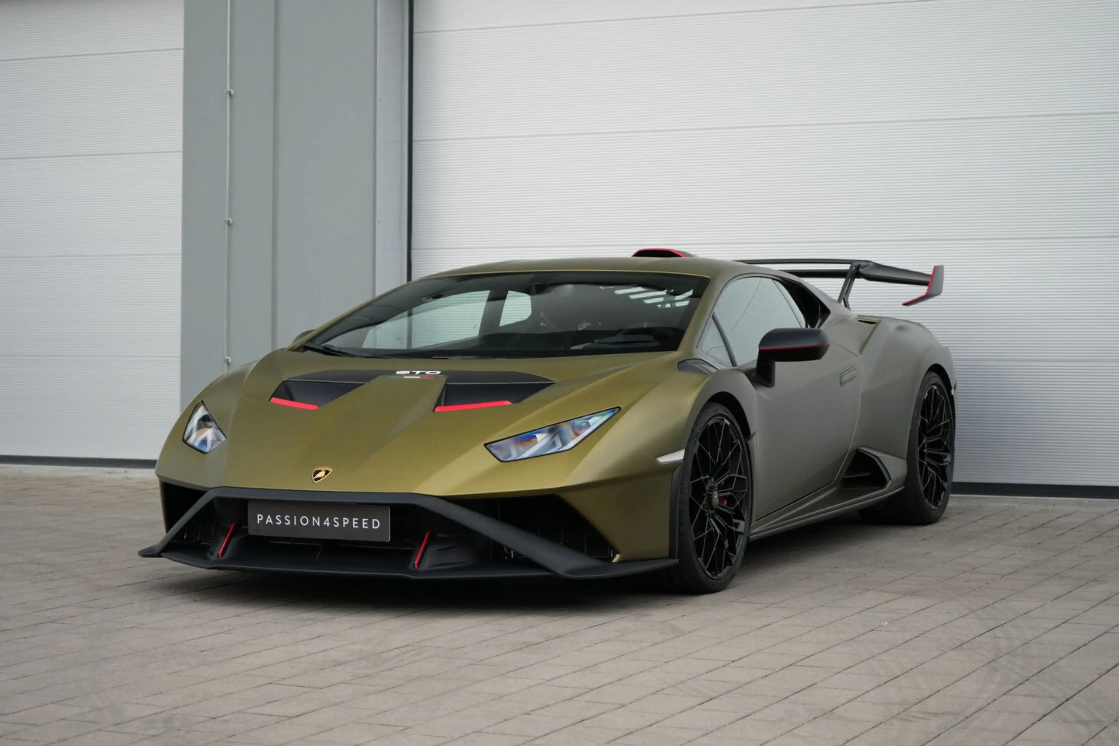 Lamborghini Huracán STO — photo 2