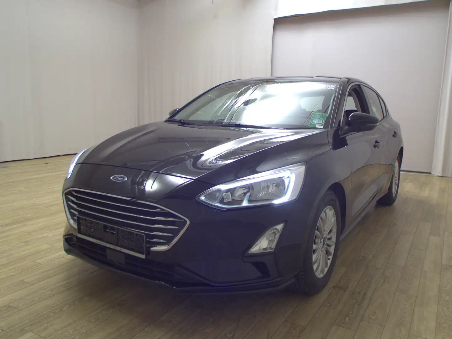 Ford Focus 1.0 EcoBoost Titanium Navi KeyLess SpurH Zwart - 2