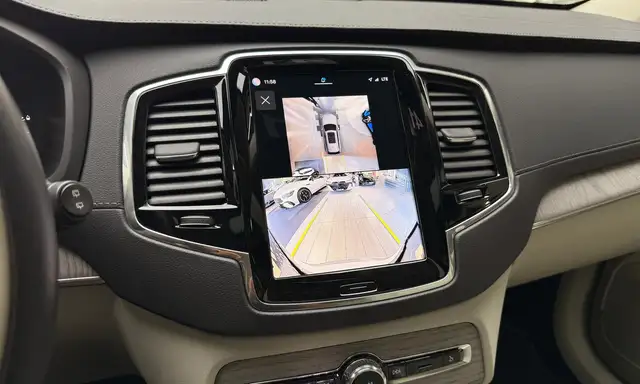 Volvo XC90 view 15
