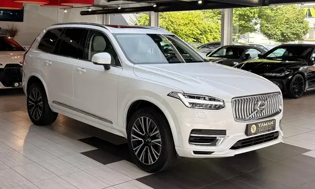 Volvo XC90 view 4