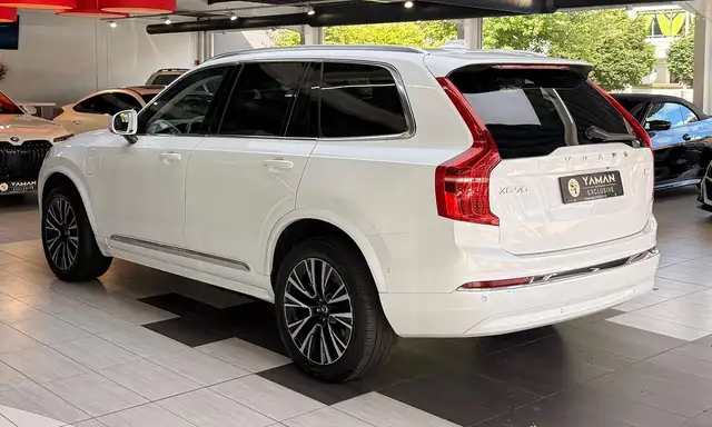 Volvo XC90 view 8