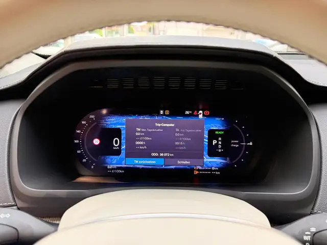 Volvo XC90 view 14