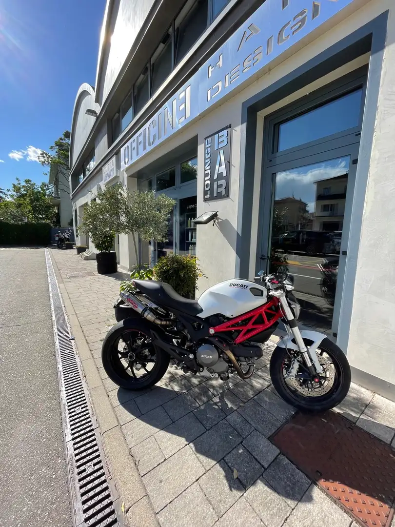 Ducati Monster 796 Bílá - 1