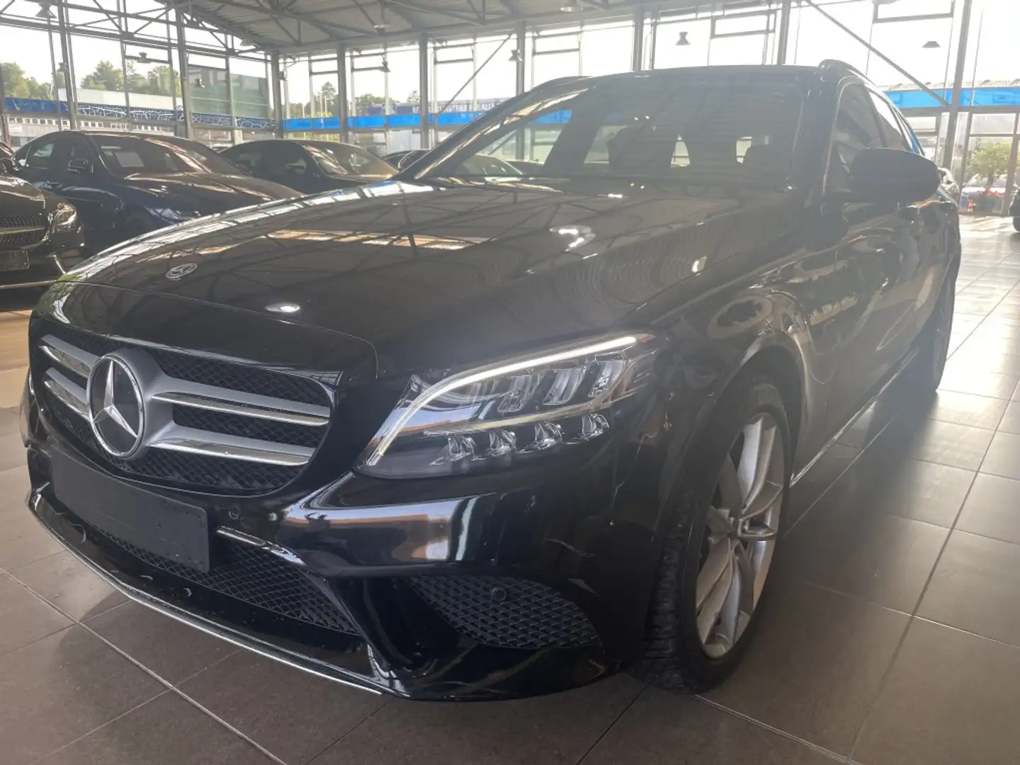 Mercedes-Benz C 300 e Avantgarde LED Navi R.Cam SHZ Tempomat Noir - 1