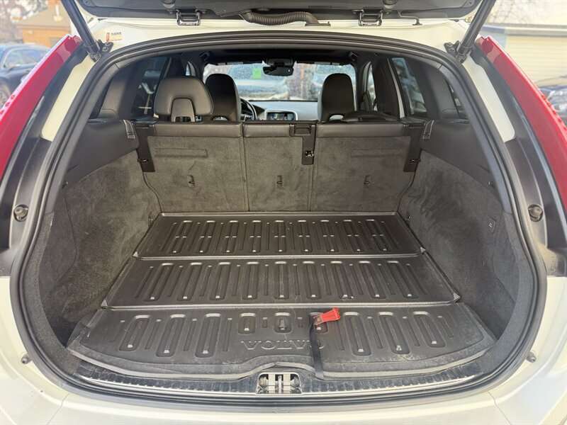 2015 Volvo XC60 T5 Premier Plus *LOW KM, NO ACCIDENTS* alt 5