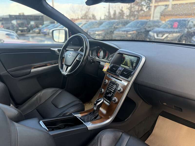 2015 Volvo XC60 T5 Premier Plus *LOW KM, NO ACCIDENTS* thumb 6
