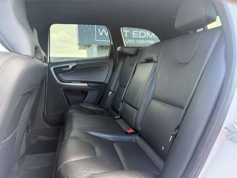 2015 Volvo XC60 T5 Premier Plus *LOW KM, NO ACCIDENTS* alt 4