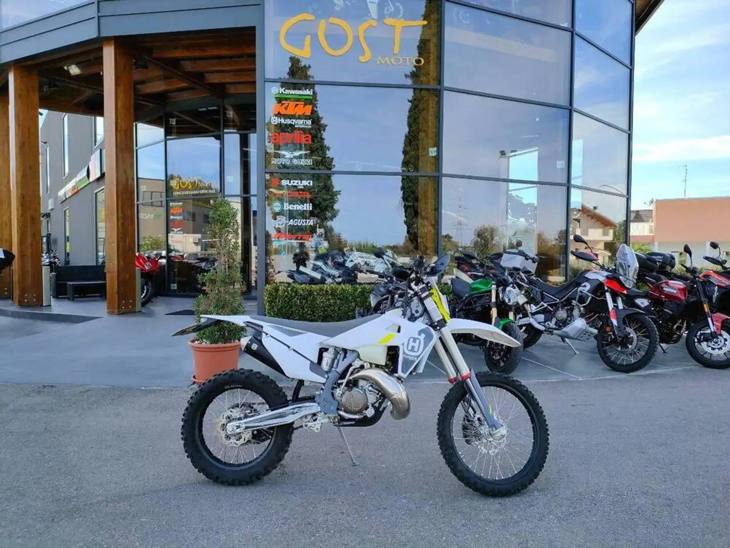 Husqvarna - 1