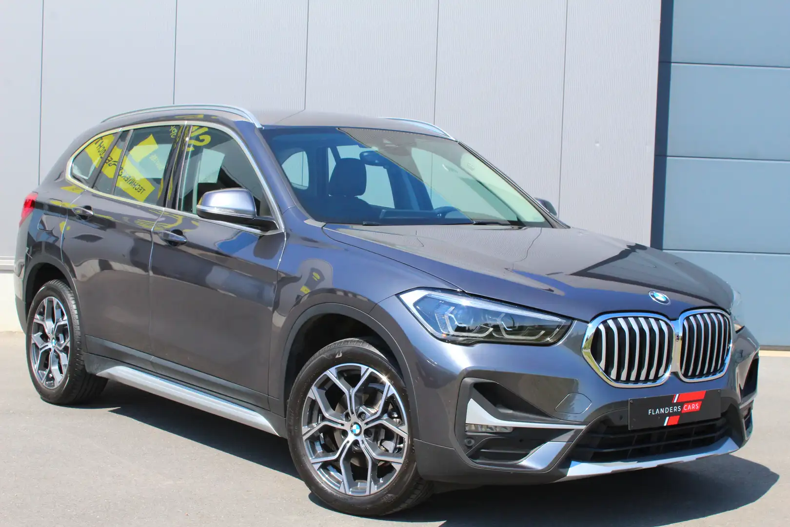 BMW X1 X1 sDrive18i Aut. xLine * Leder * HUD * Keyless * Gris - 1
