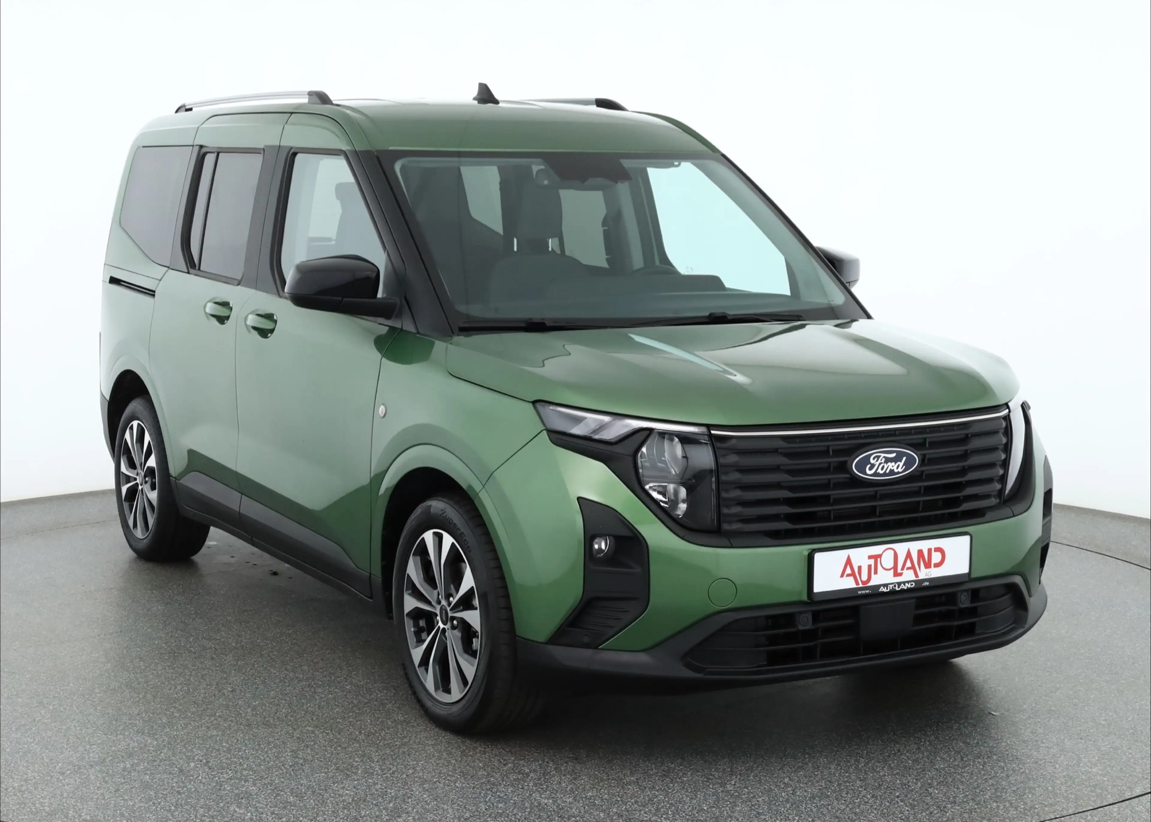 Ford Tourneo Courier 1.0 EcoBoost Titanium Kamera AHK — photo 8