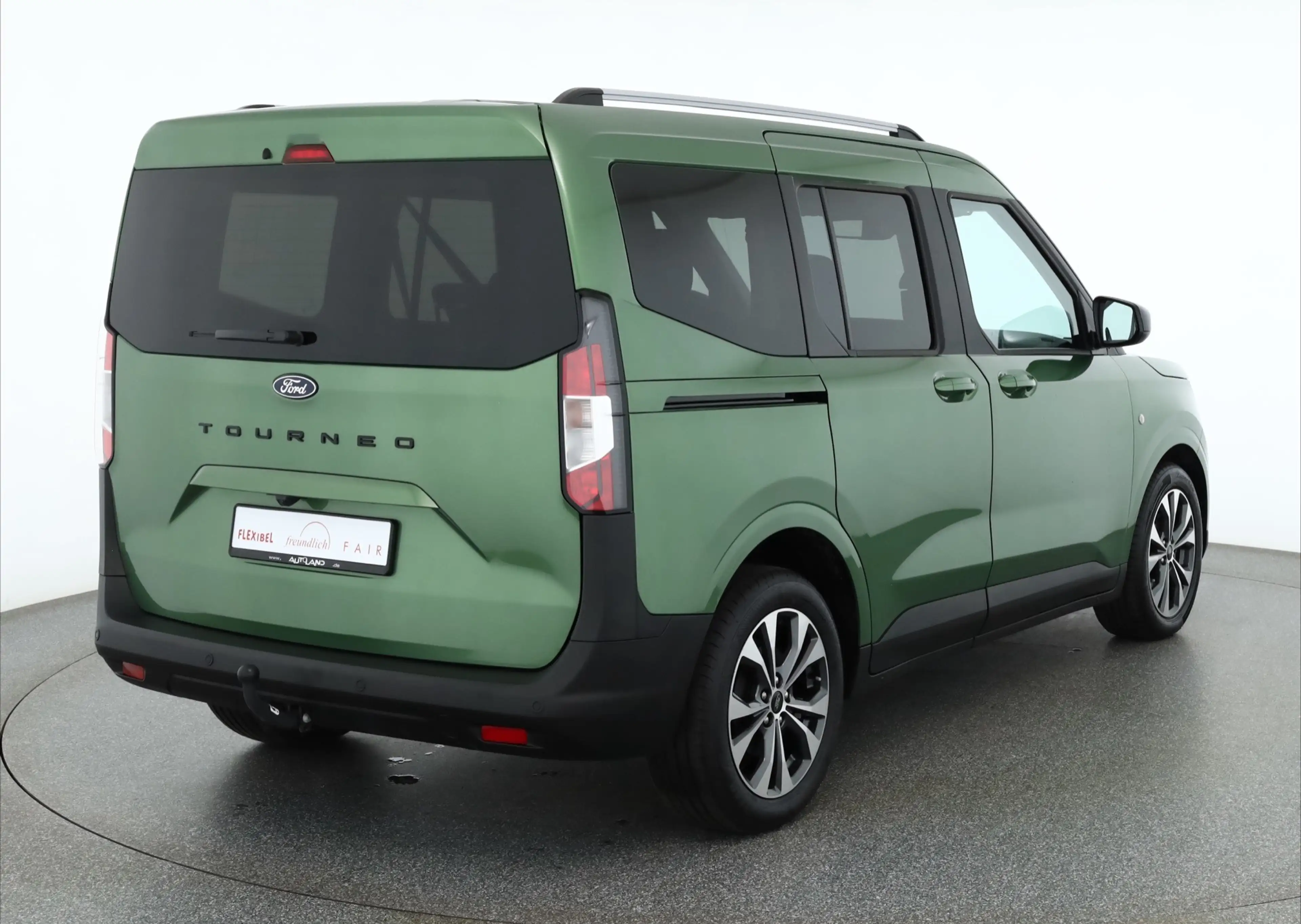 Ford Tourneo Courier 1.0 EcoBoost Titanium Kamera AHK — photo 6