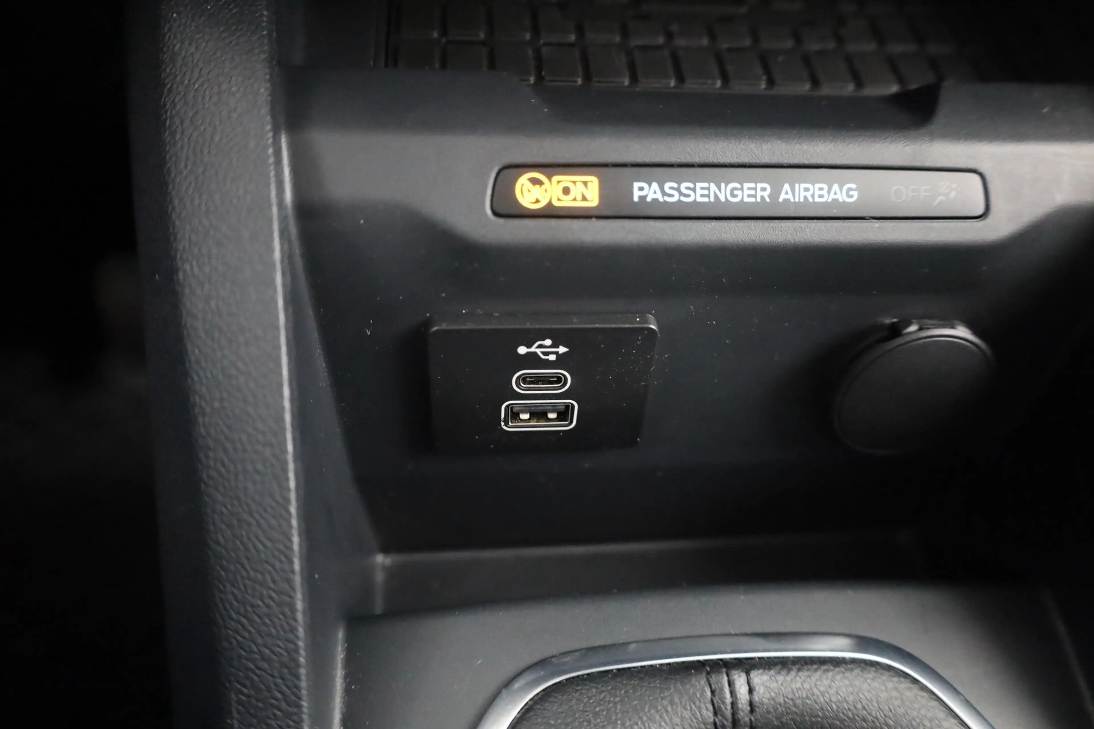 Ford Tourneo Courier 1.0 EcoBoost Titanium Kamera AHK — photo 14