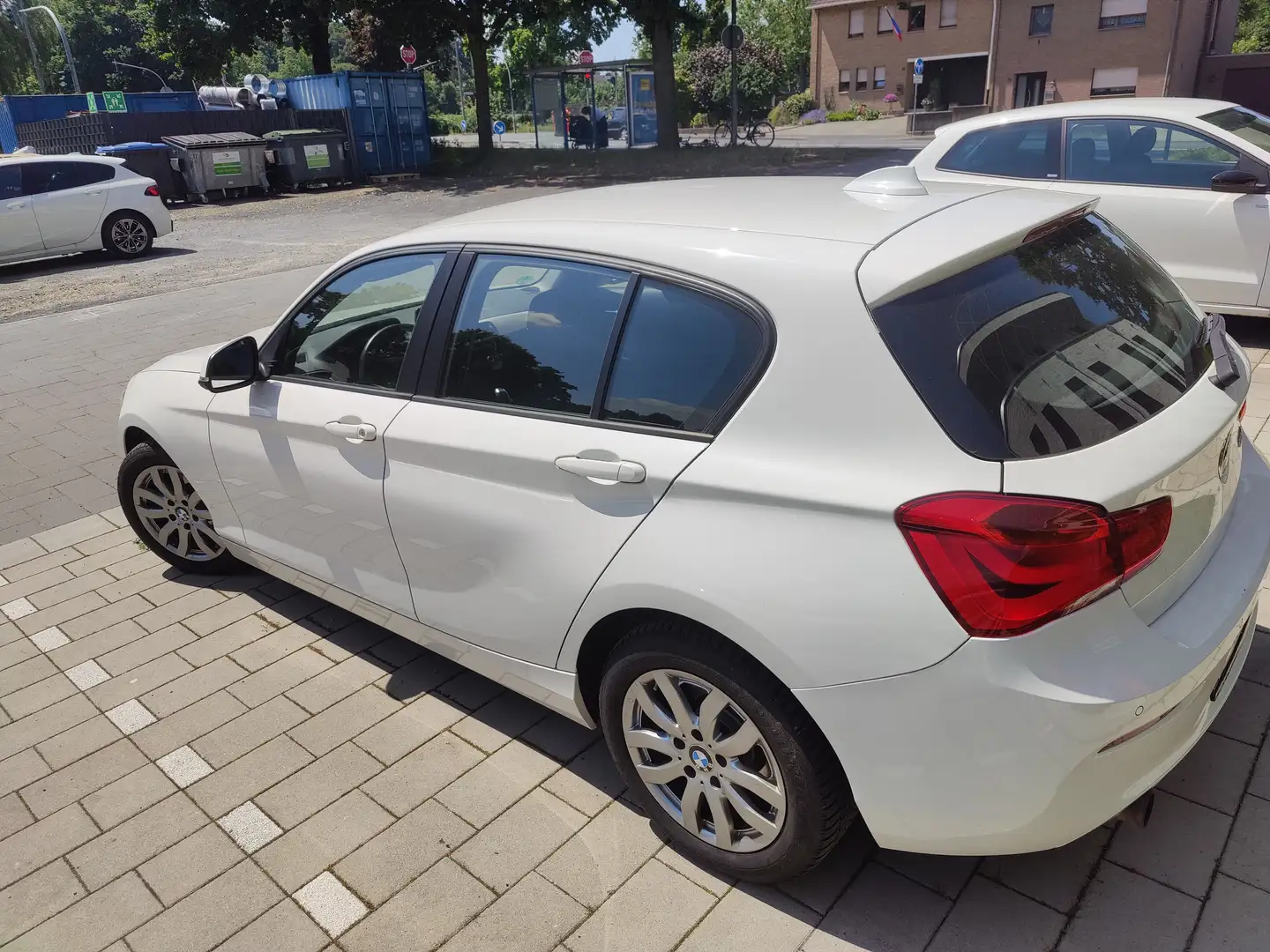 BMW 118 118i Aut. Advantage Weiß - 2