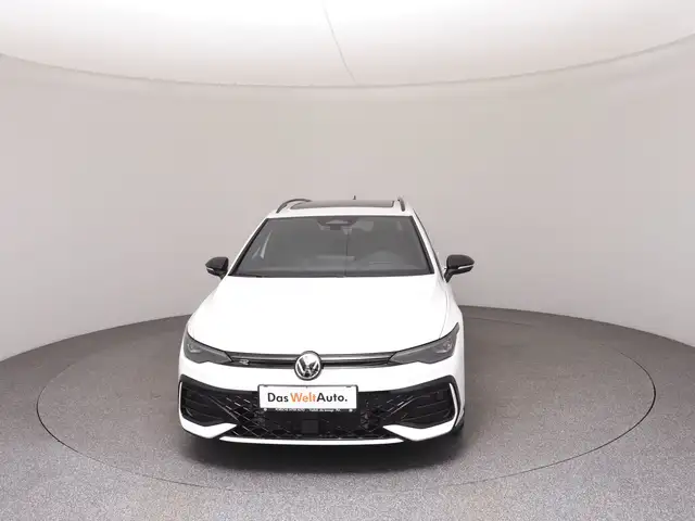 Volkswagen Golf view 3
