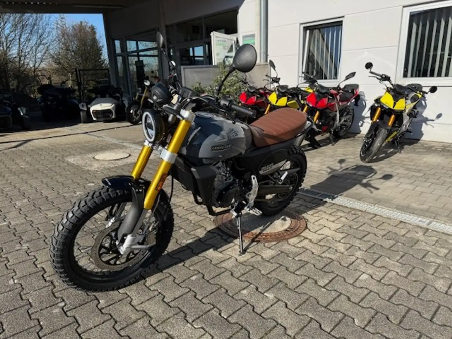 Fantic Caballero 125 Deluxe Gris - 2