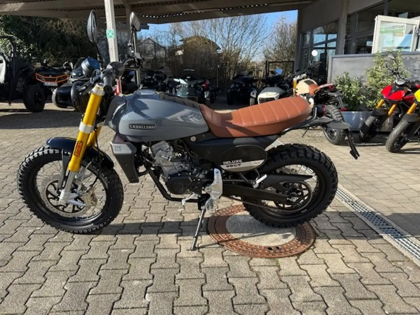 Fantic Caballero 125 Deluxe Gris - 1